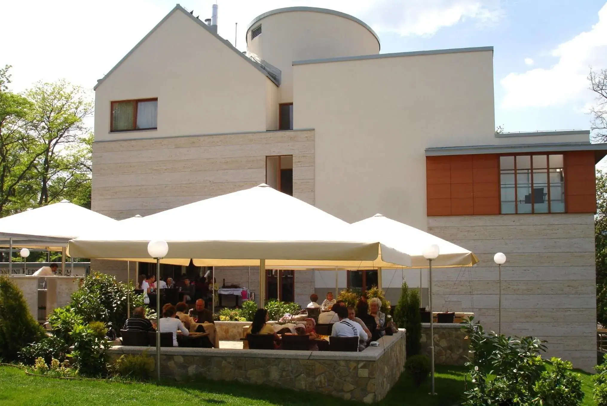 Patio in Hotel Castle Garden