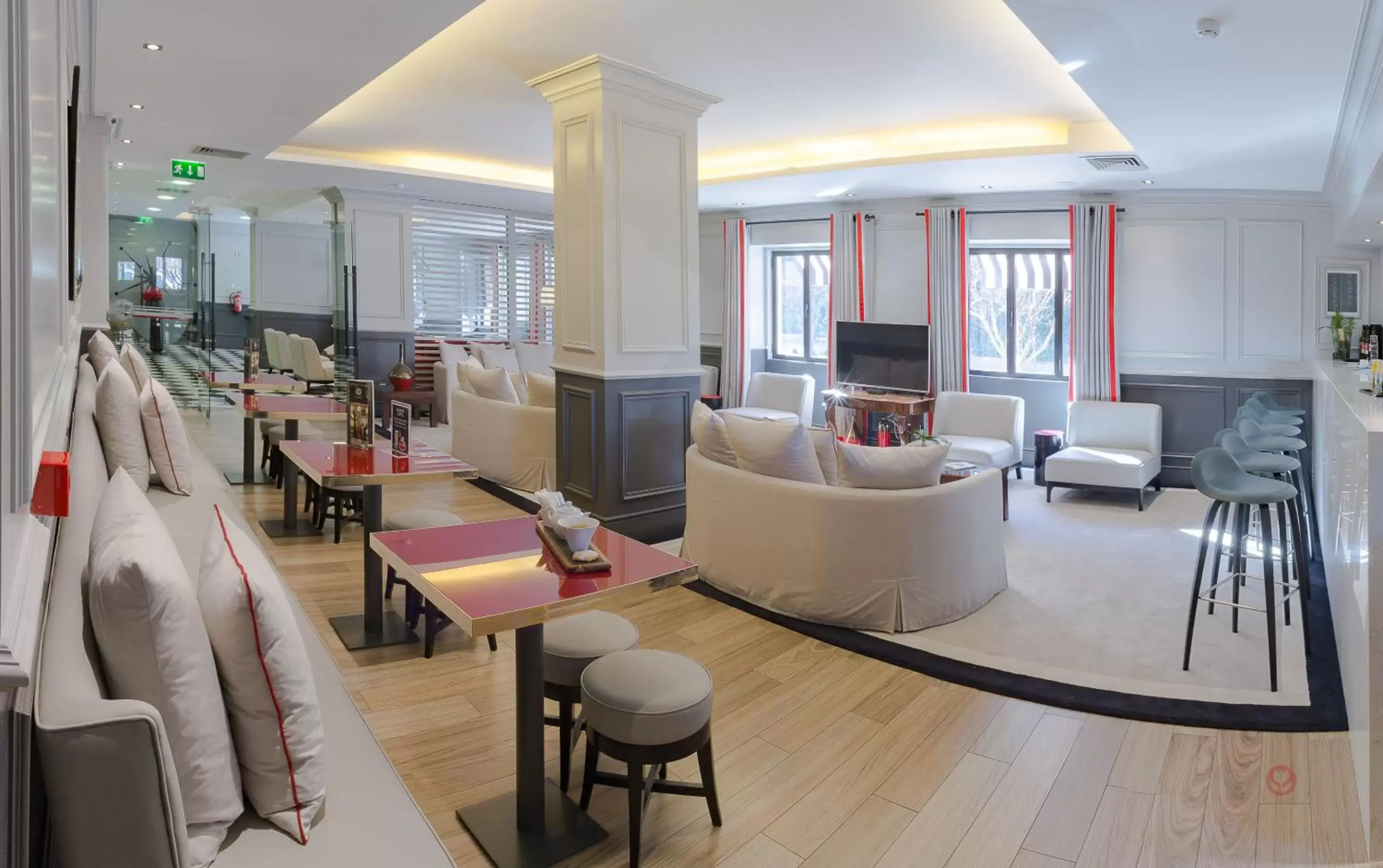 Lounge or bar in Your Hotel & Spa Alcobaça Lounge or bar in Your Hotel & Spa Alcobaça