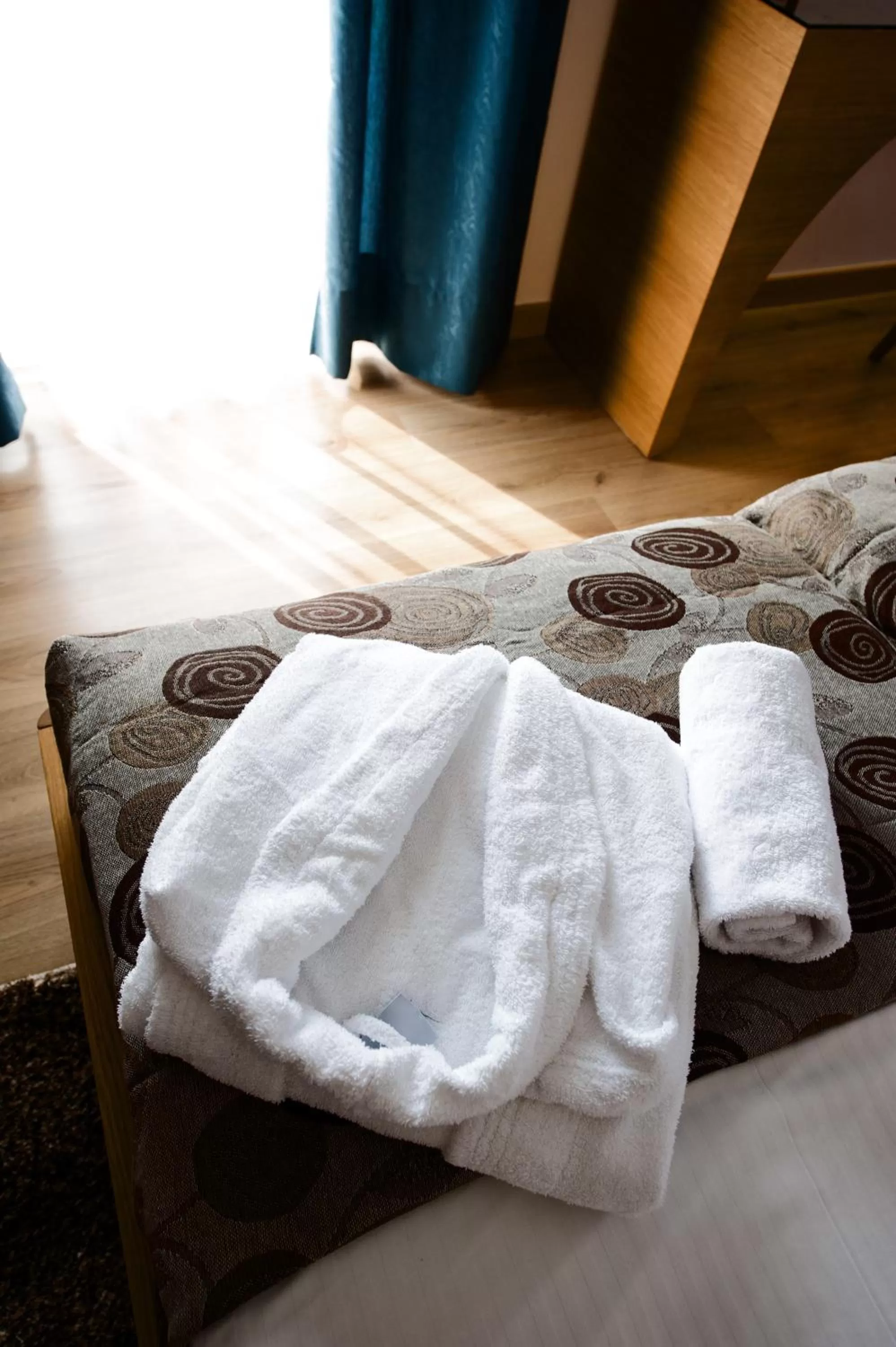 Photo of the whole room, Bed in Olympion