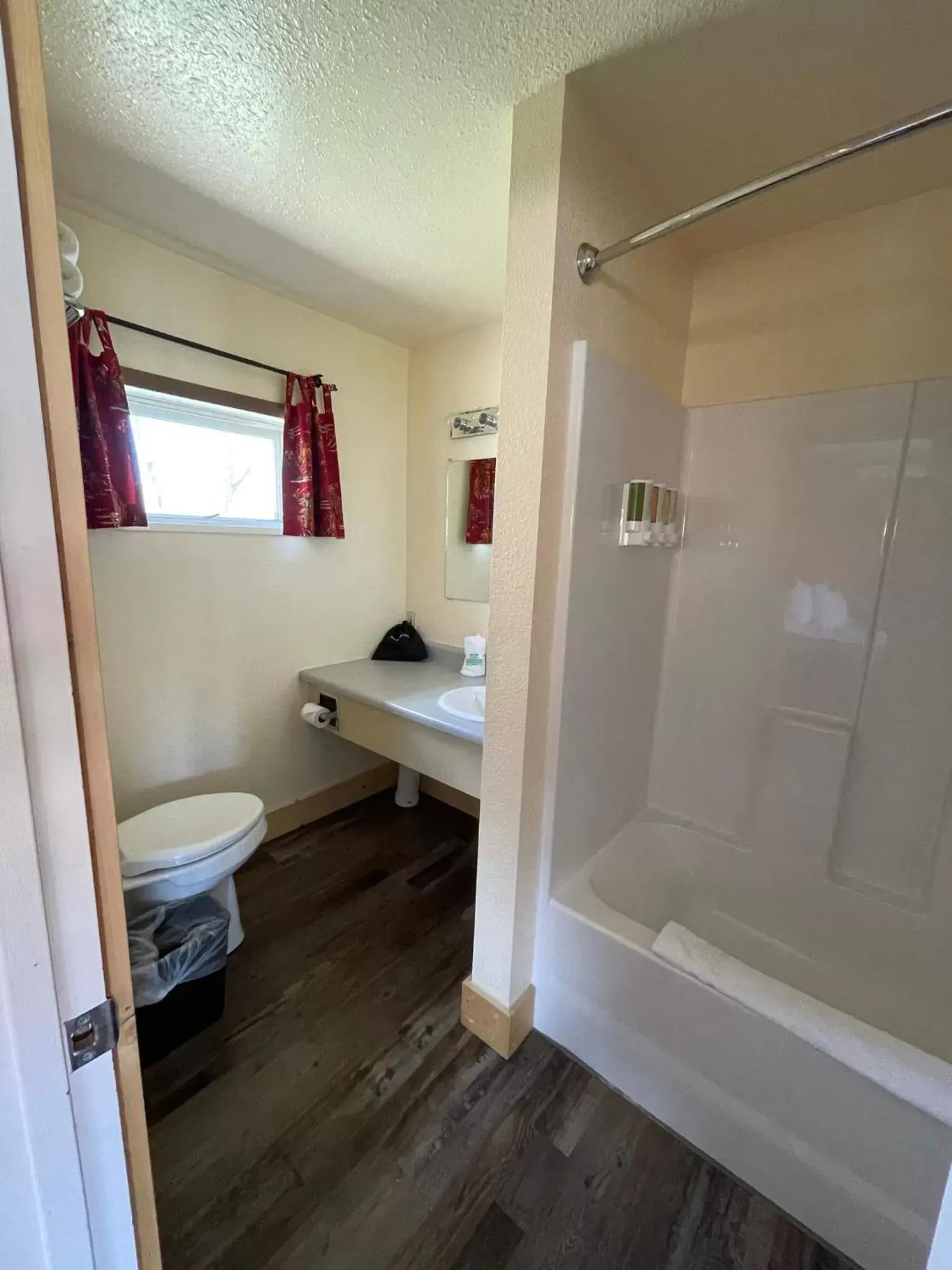Bathroom in The Longhorn Ranch Lodge & RV Resort
