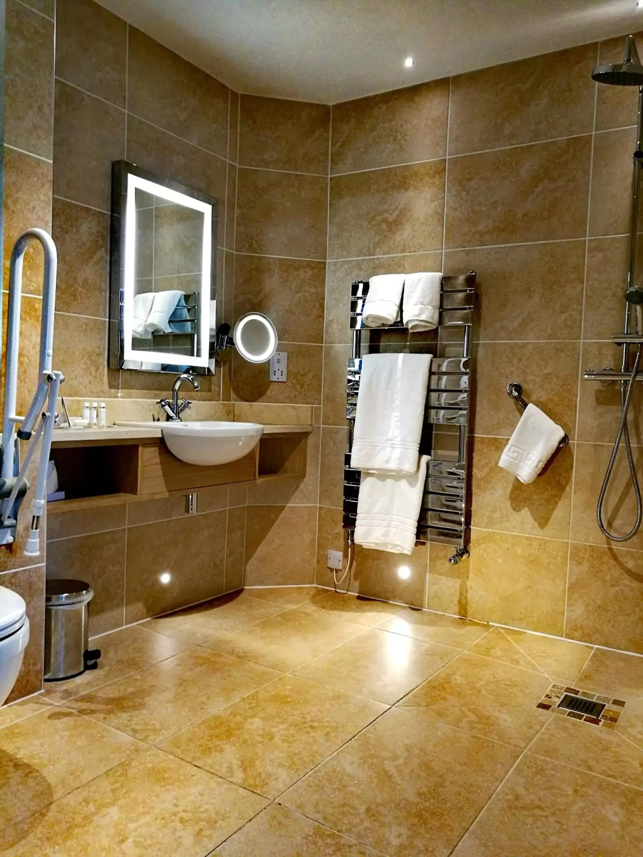 Shower, Bathroom in Lindeth Howe