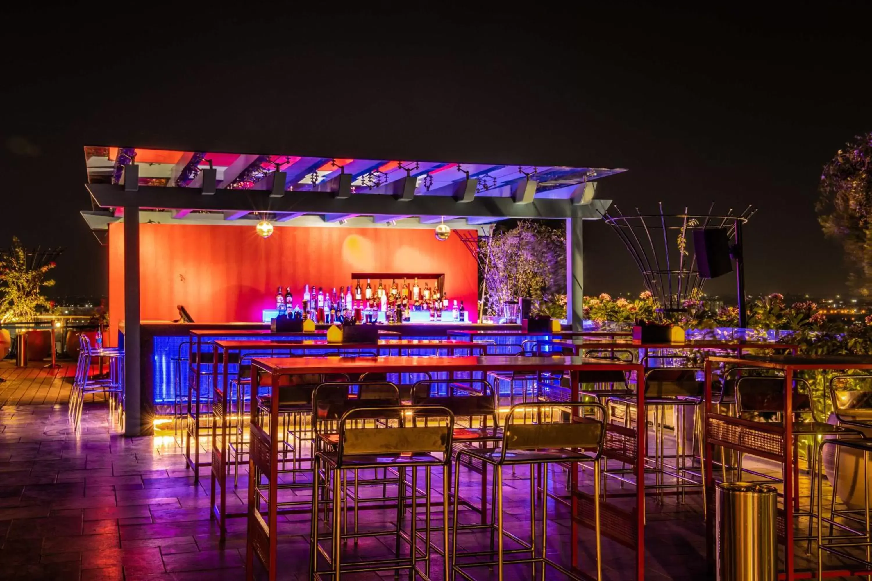 Restaurant/places to eat, Lounge/Bar in Hyatt Place Hyderabad Banjara Hills