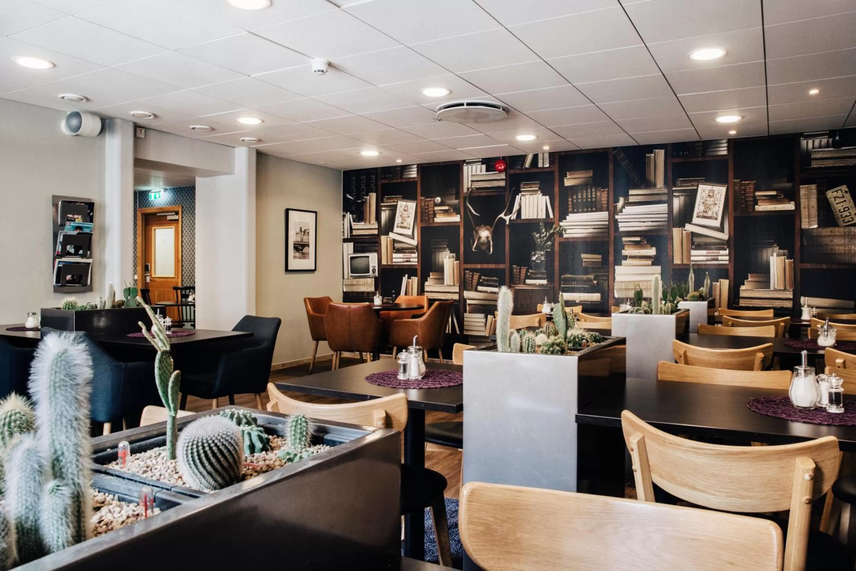 Restaurant/places to eat in Kom Family