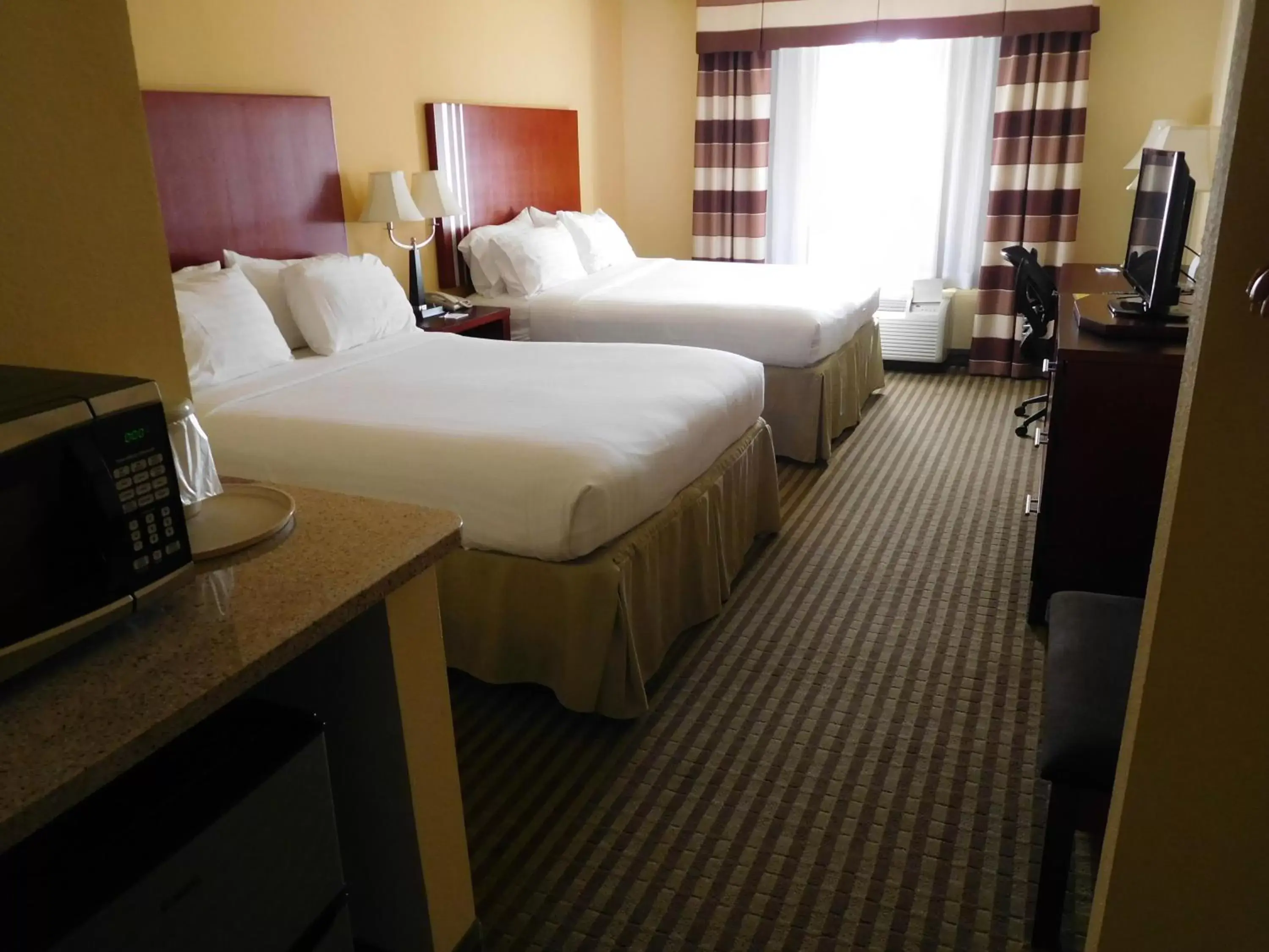 Photo of the whole room, Bed in Holiday Inn Express Ponca City, an IHG Hotel