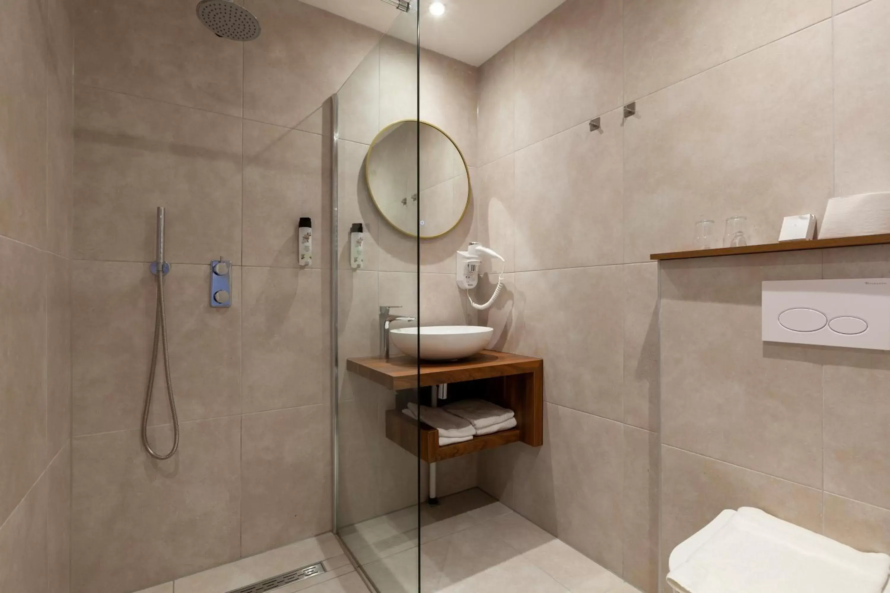 Shower, Bathroom in Amsterdam Hotel Uithoorn