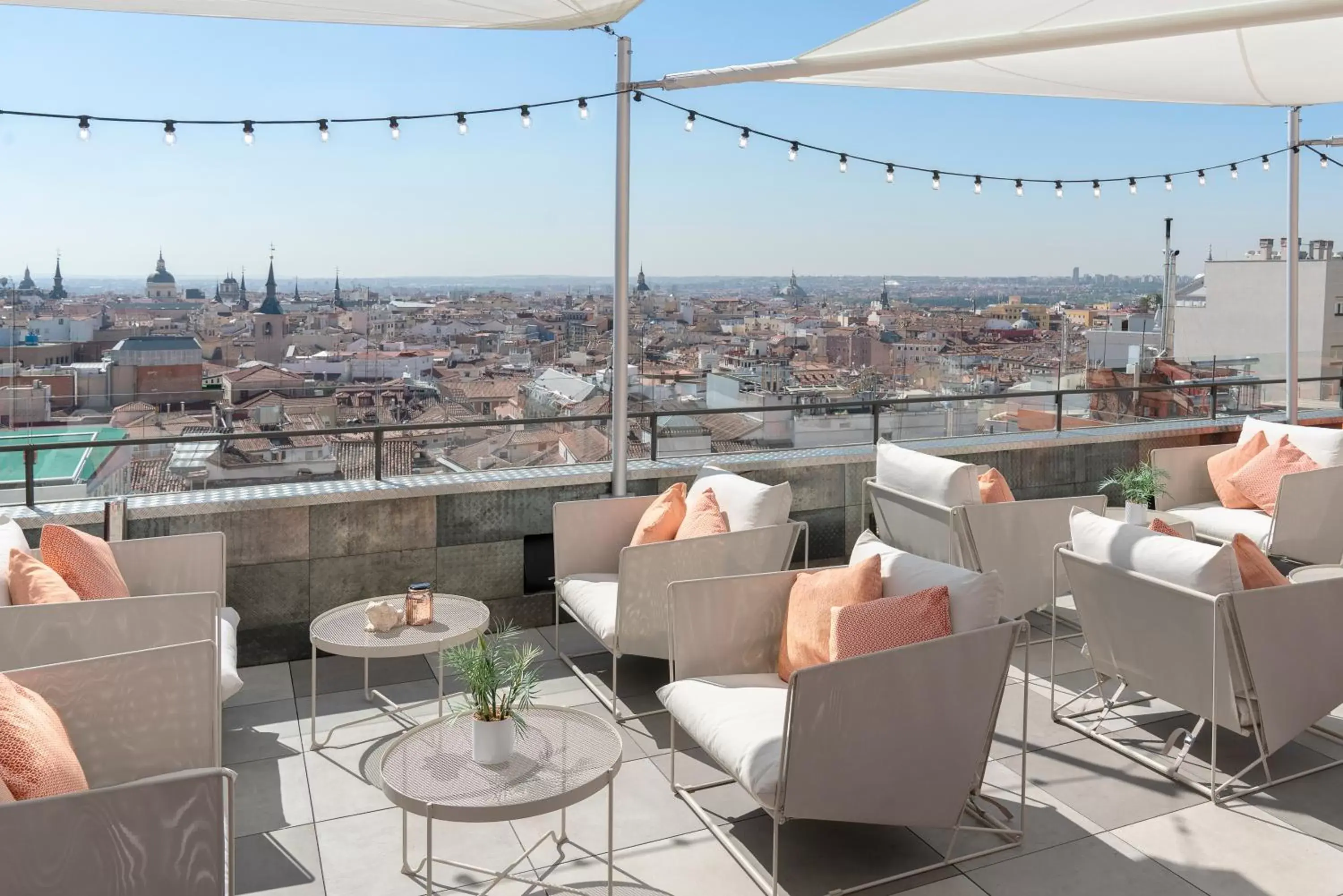 Balcony/Terrace, Restaurant/Places to Eat in Vincci Capitol