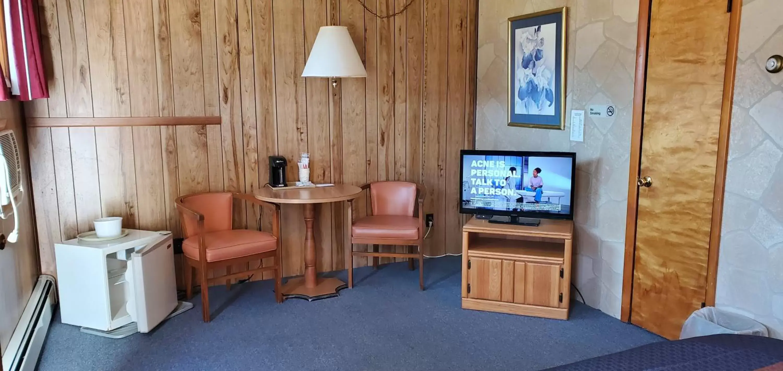 TV/Entertainment Center in Red Ranch Inn