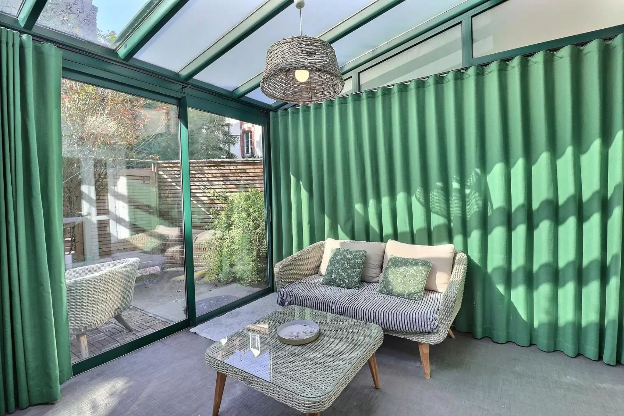 Living room, Seating Area in Garden Hotel Rennes Centre Gare