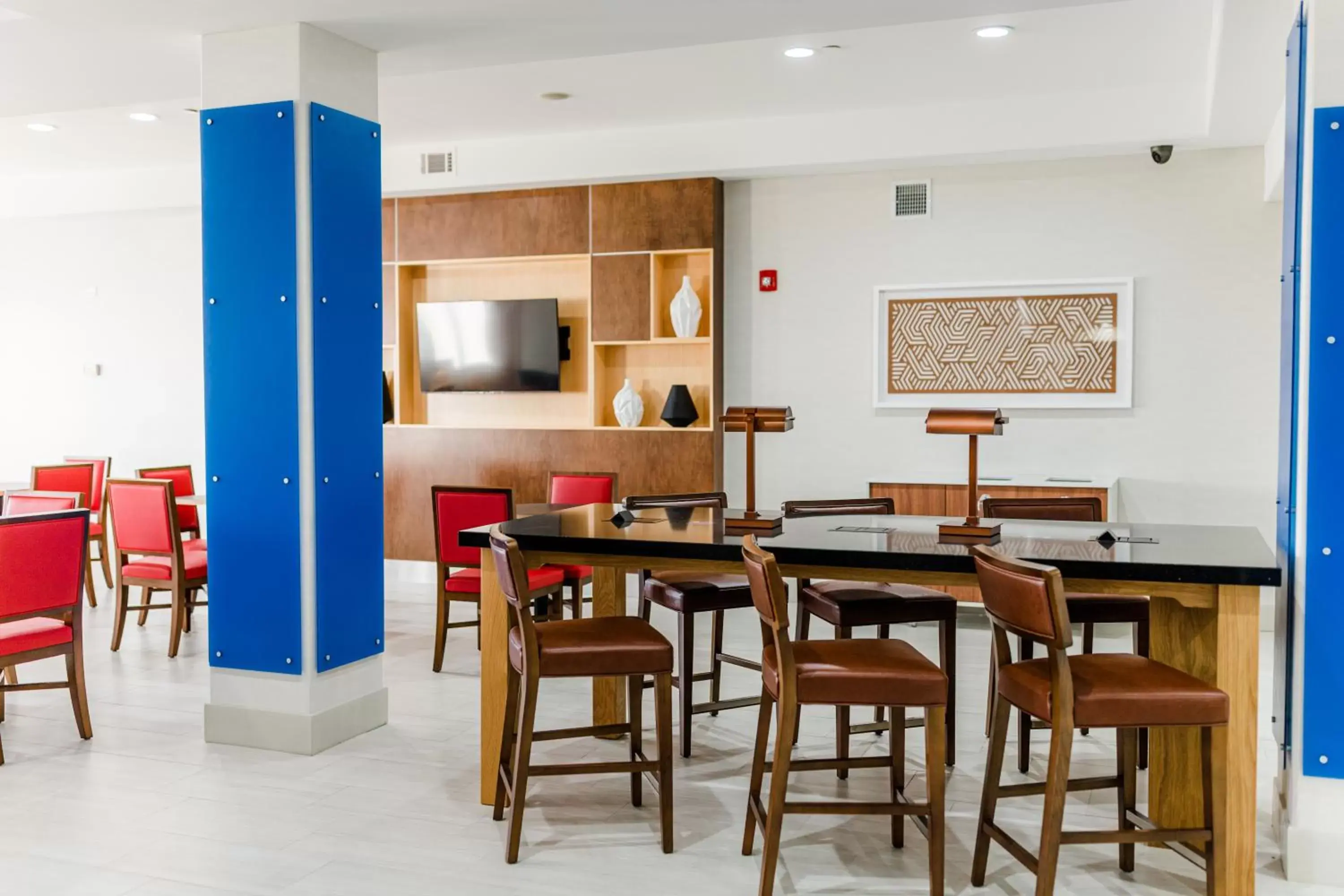 Dining Area in Holiday Inn Express Hotel & Suites Greenville, an IHG Hotel