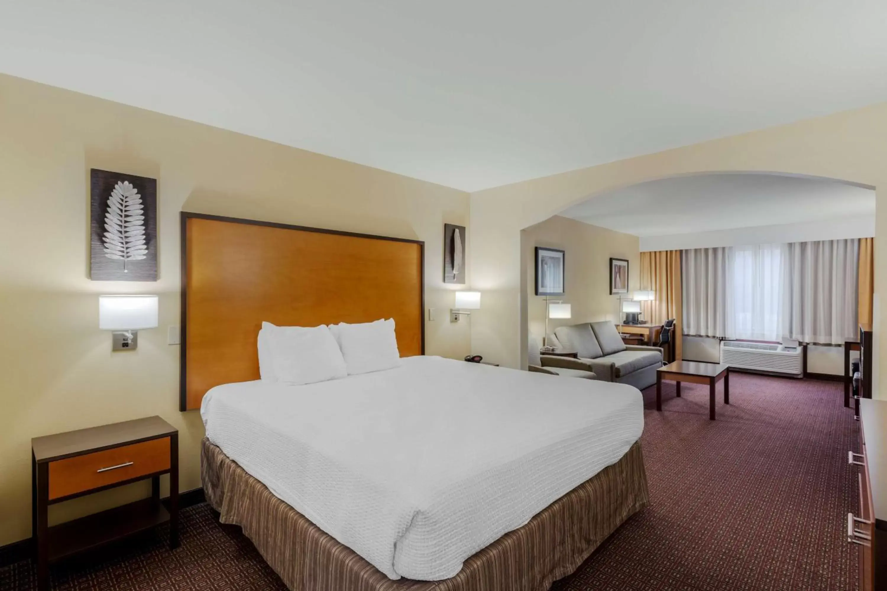 Bedroom, Bed in Best Western Cascade Inn & Suites