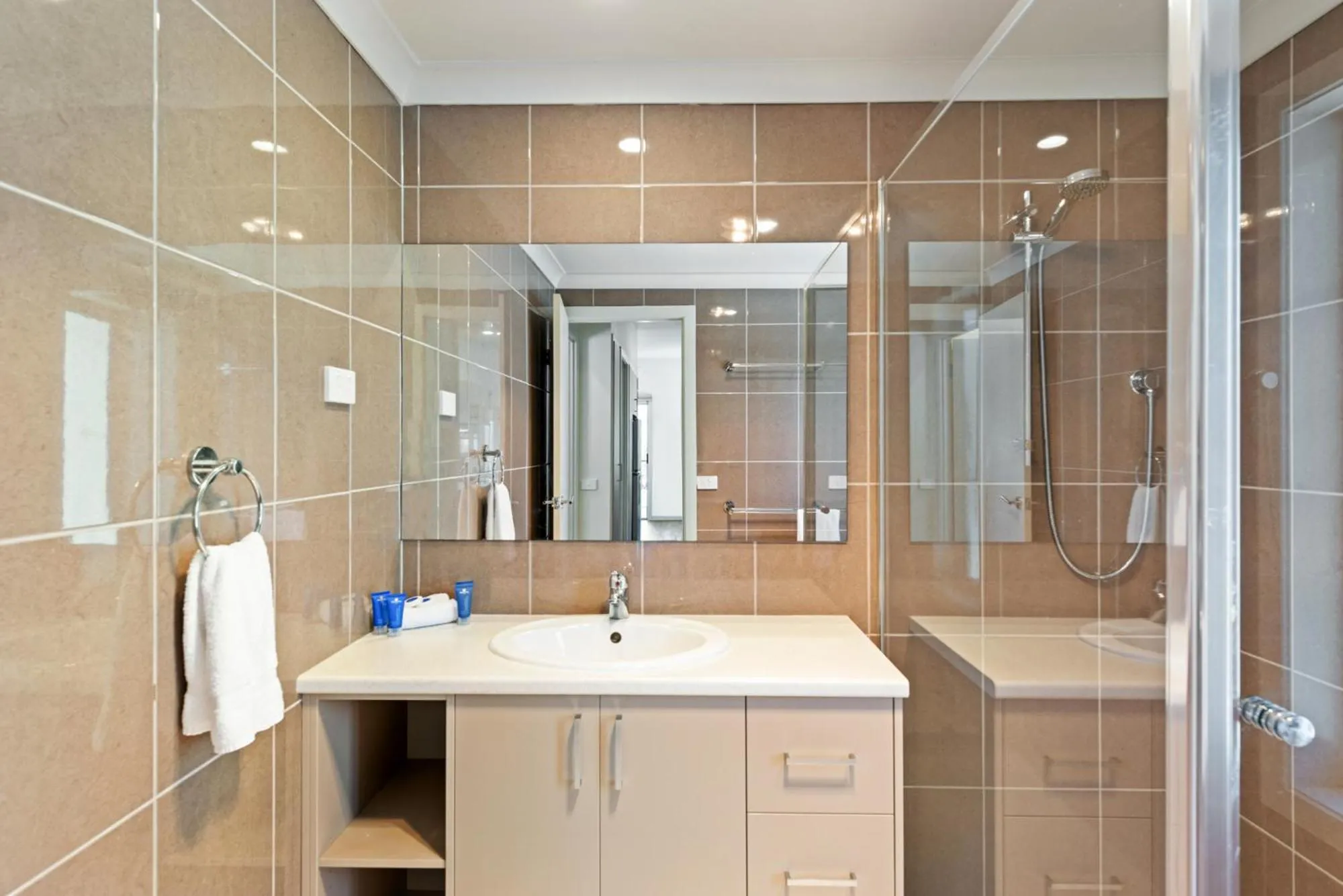 Bathroom in Discovery Parks - Maidens Inn Moama