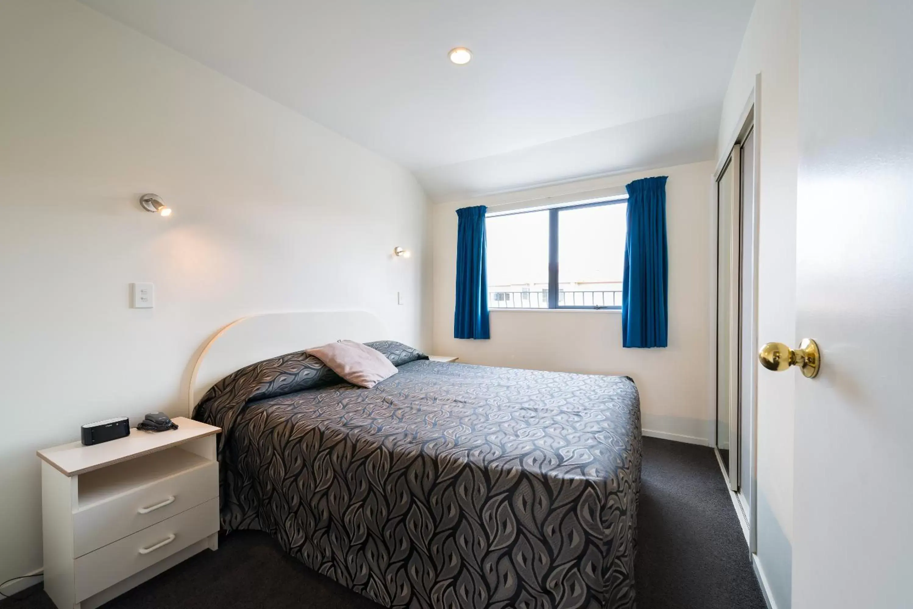 Bedroom, Bed in Annabelle Court Motel