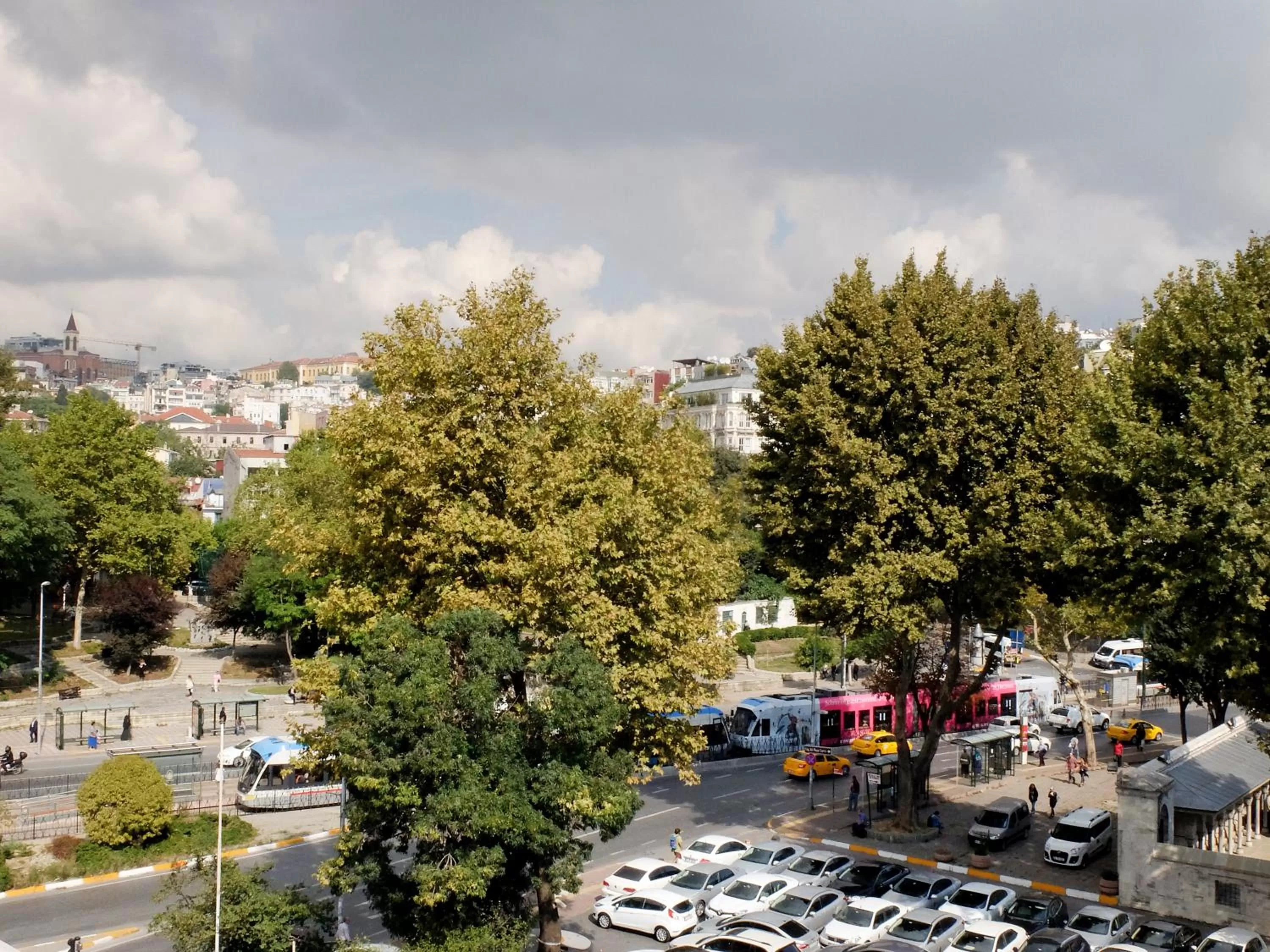 Nearby landmark, Neighborhood in Port Hotel