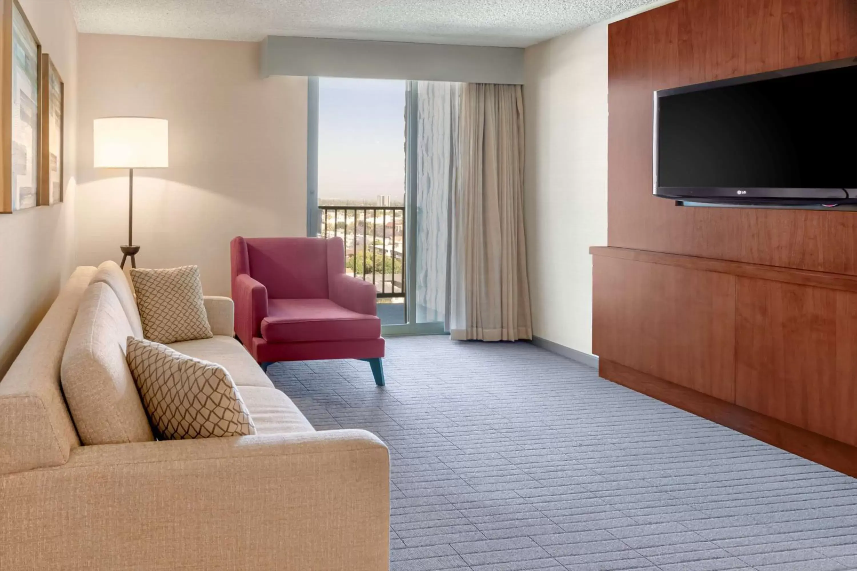 Bedroom, Seating Area in Hilton Pasadena