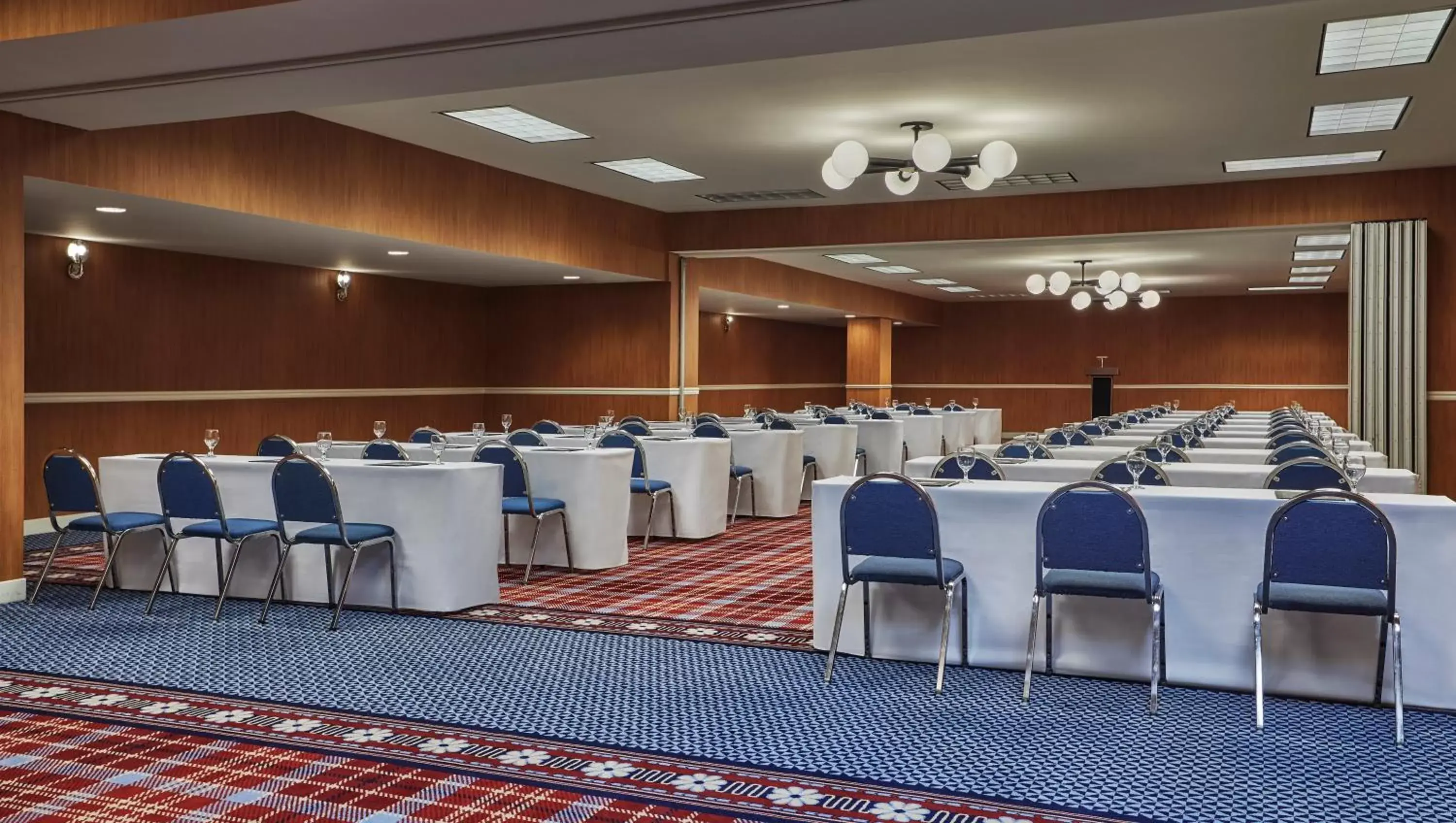 Banquet/Function facilities in Graduate Lincoln