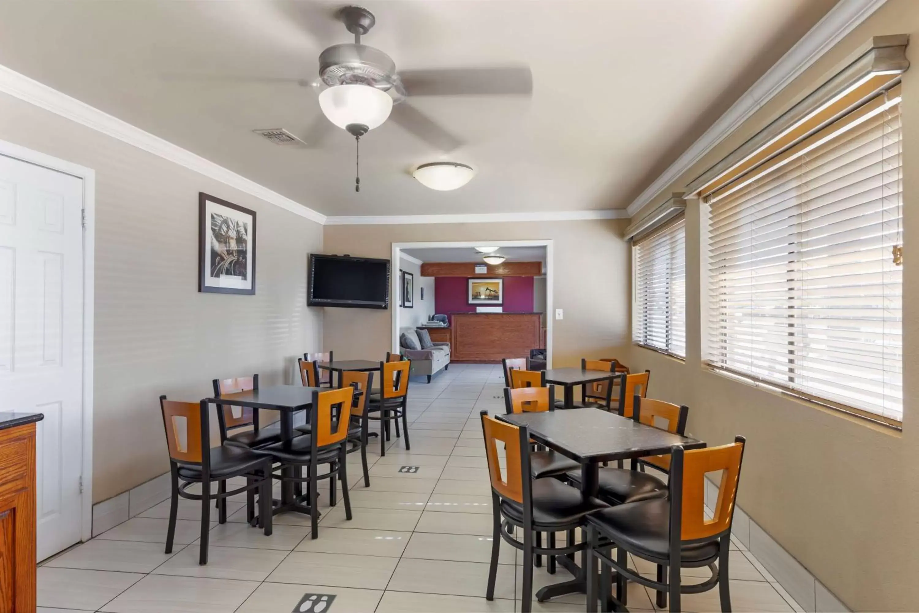 Breakfast, Restaurant/Places to Eat in Best Western Caprock Inn