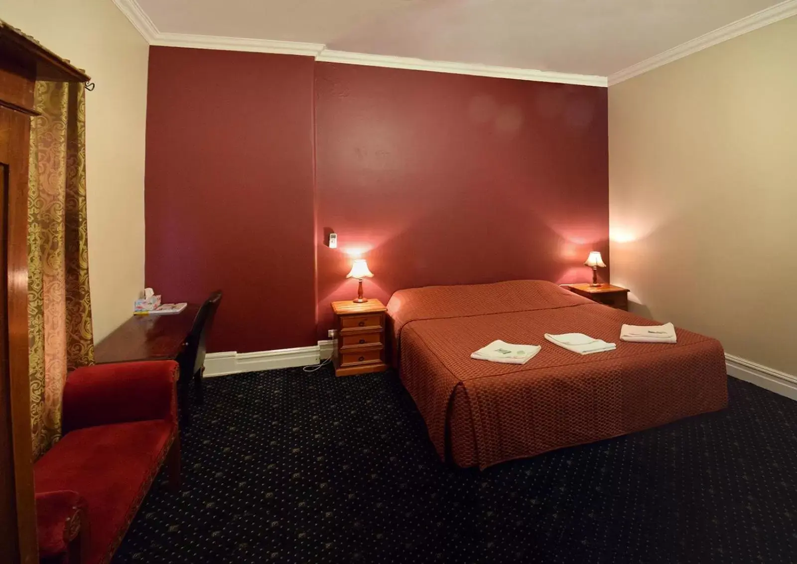 Bed in The Palace Hotel Kalgoorlie
