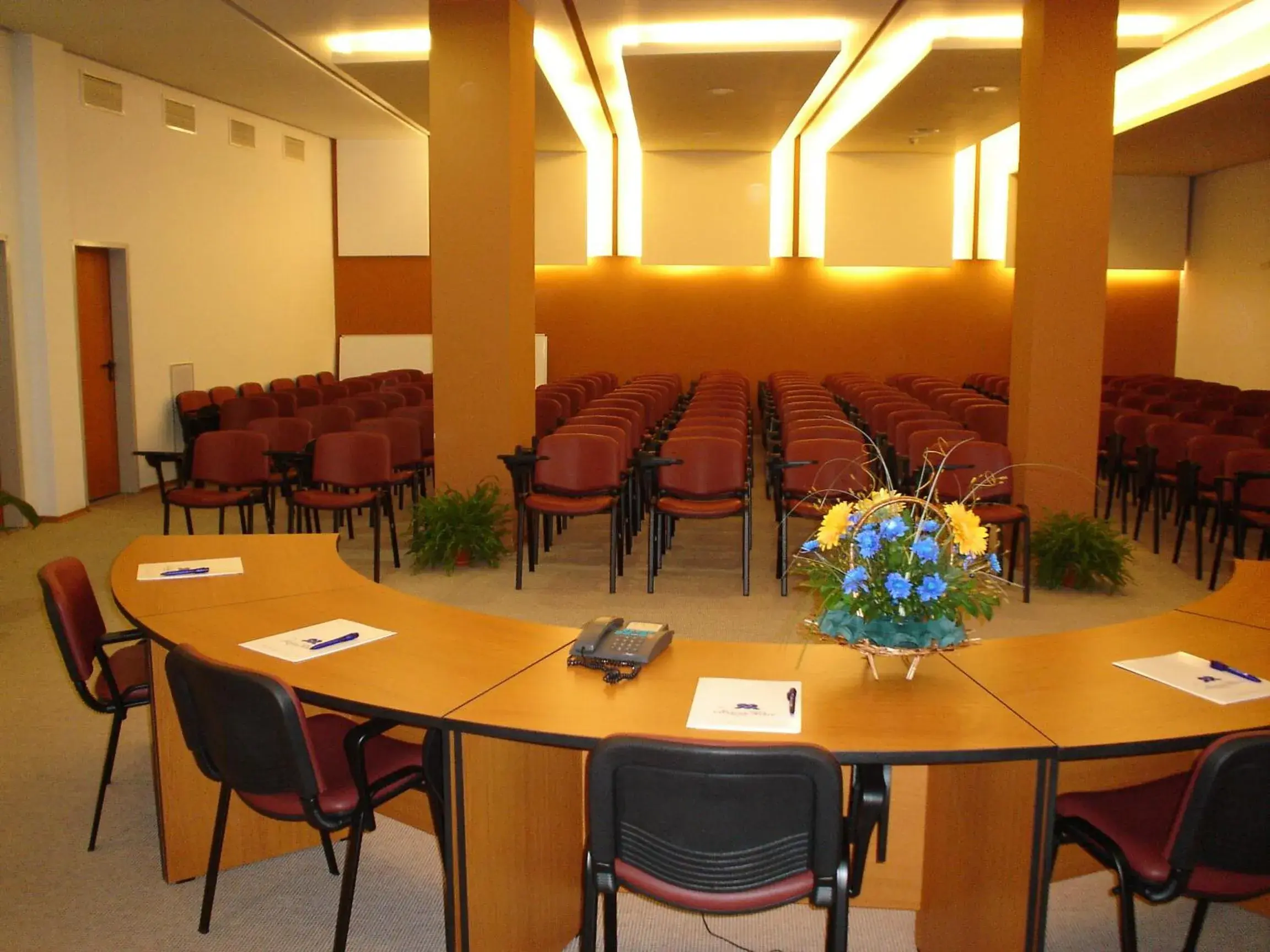 Business facilities in Sol Marina Palace Hotel