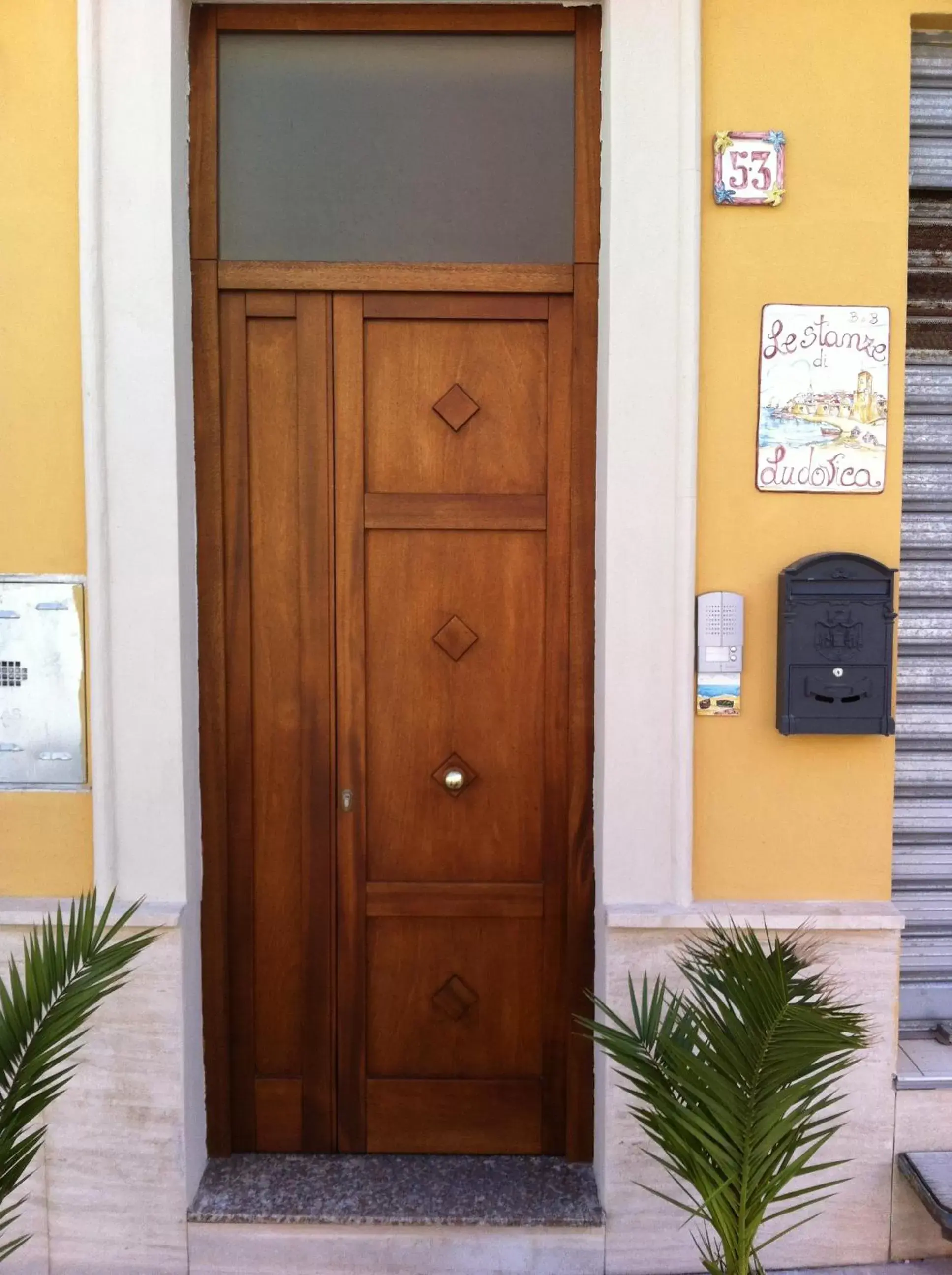 Facade/entrance in B&B Le Stanze di Ludovica