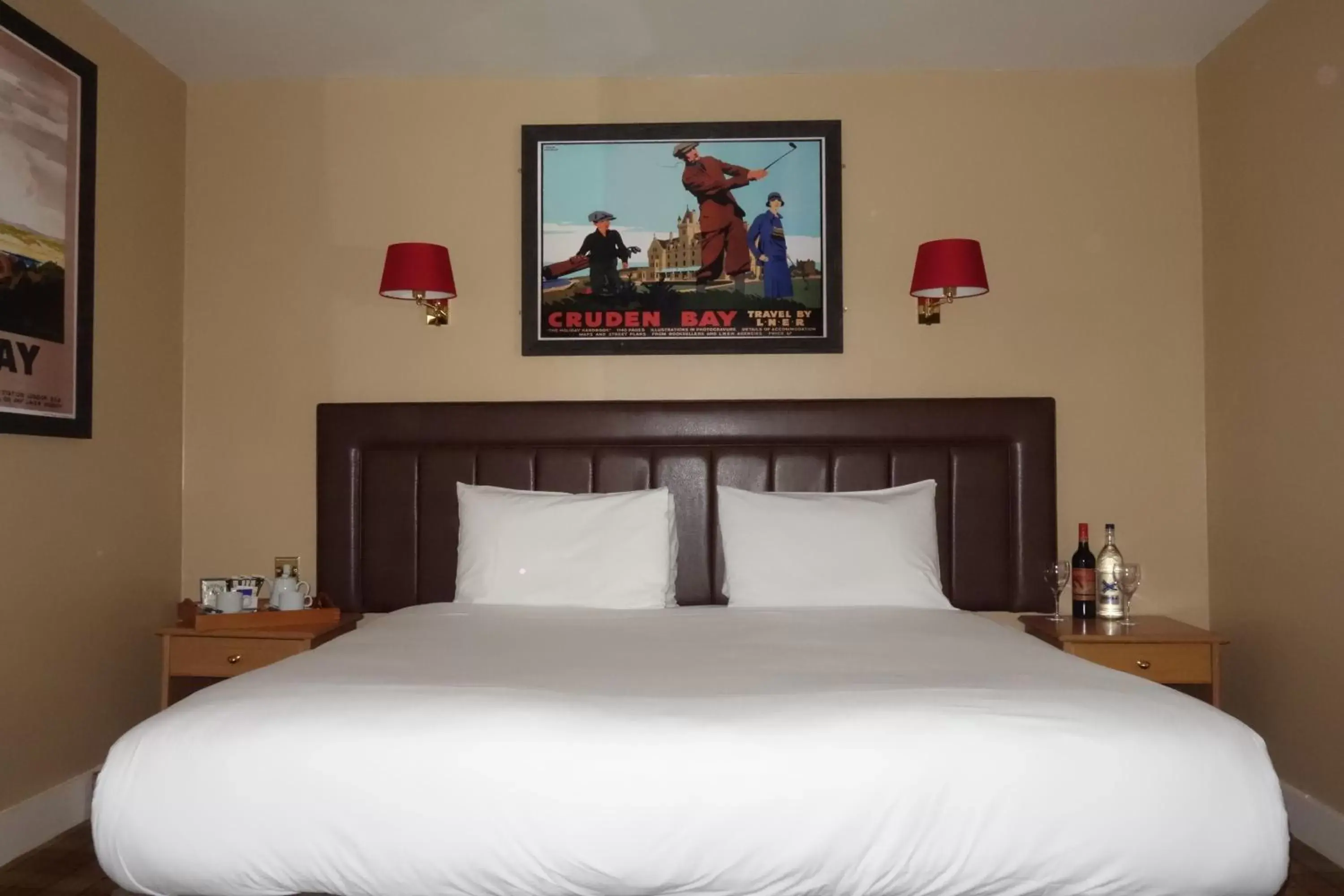 Bed in Kilmarnock Arms Hotel