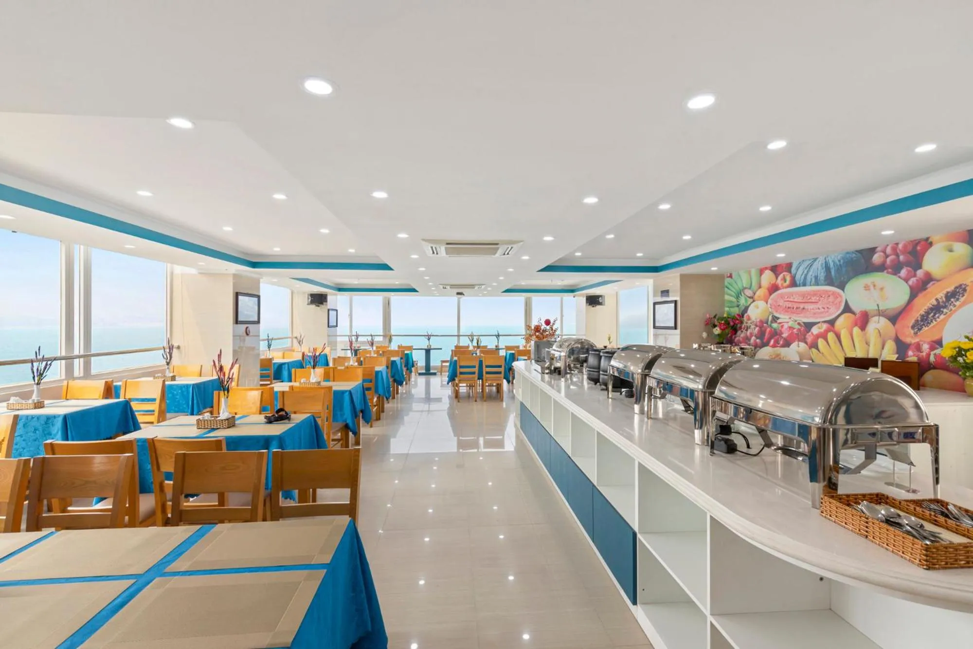 Restaurant/places to eat in Blue Pearl Hotel