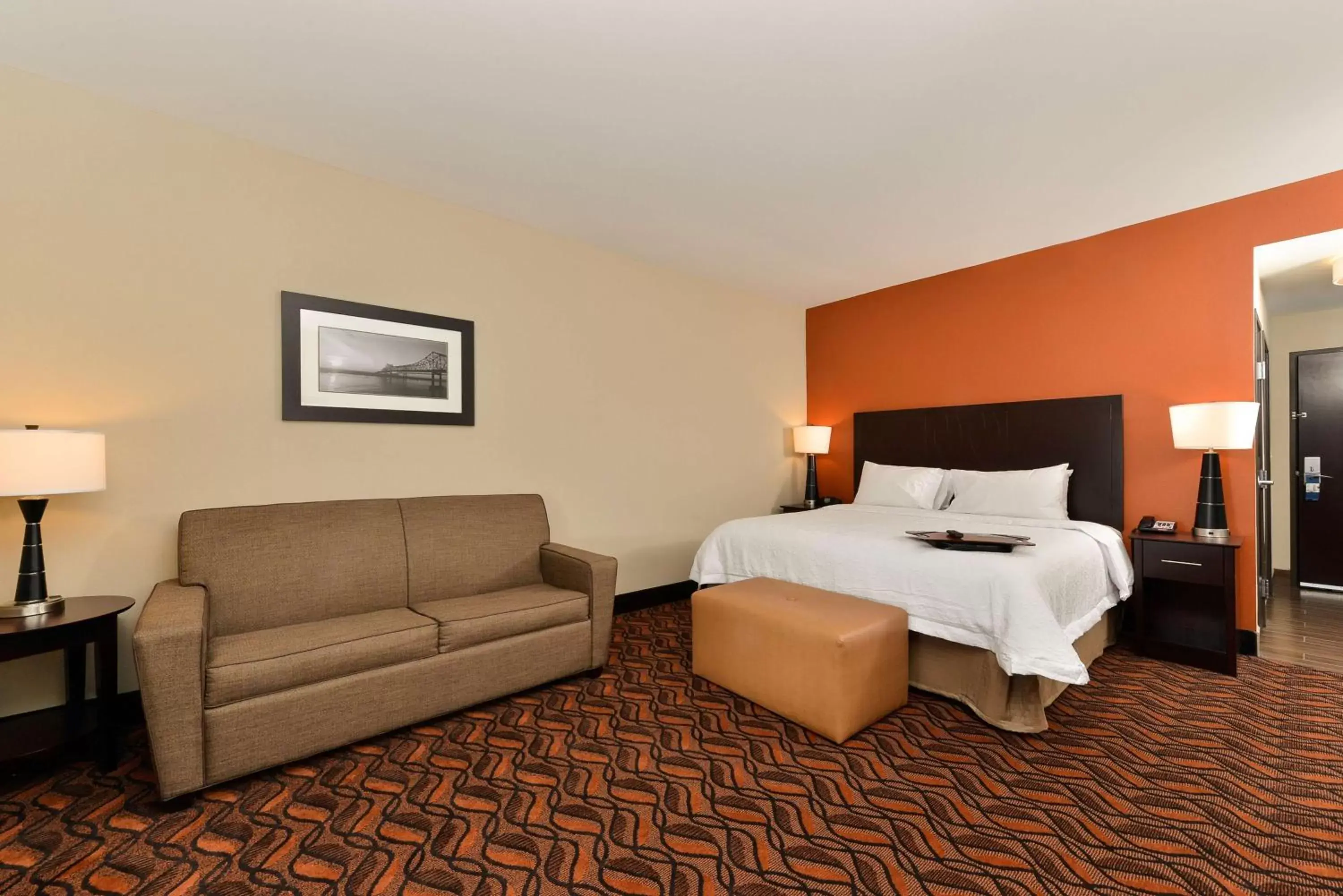 Bed in Hampton Inn & Suites Harvey