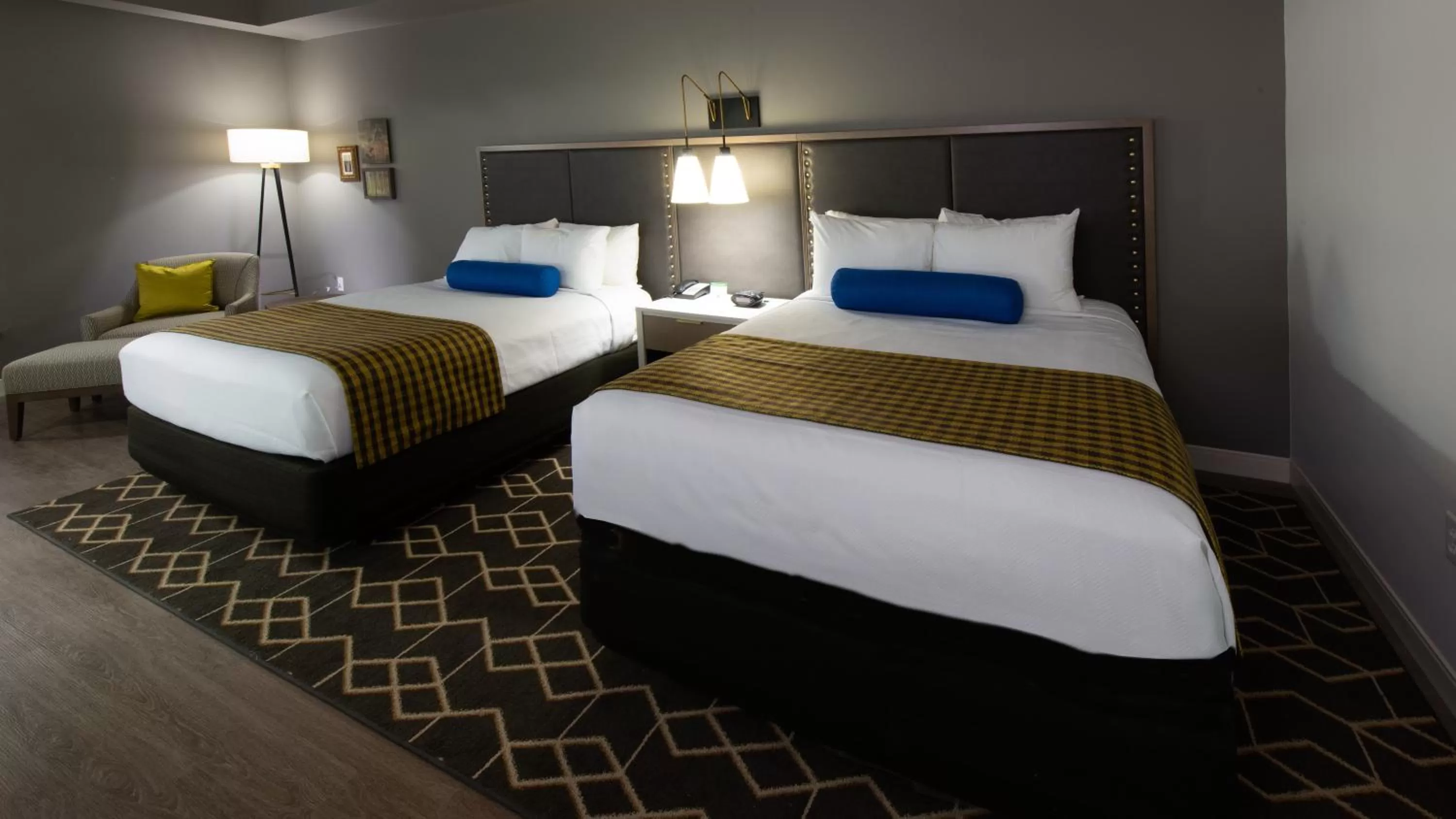 Photo of the whole room, Bed in Hotel Indigo Hattiesburg by IHG
