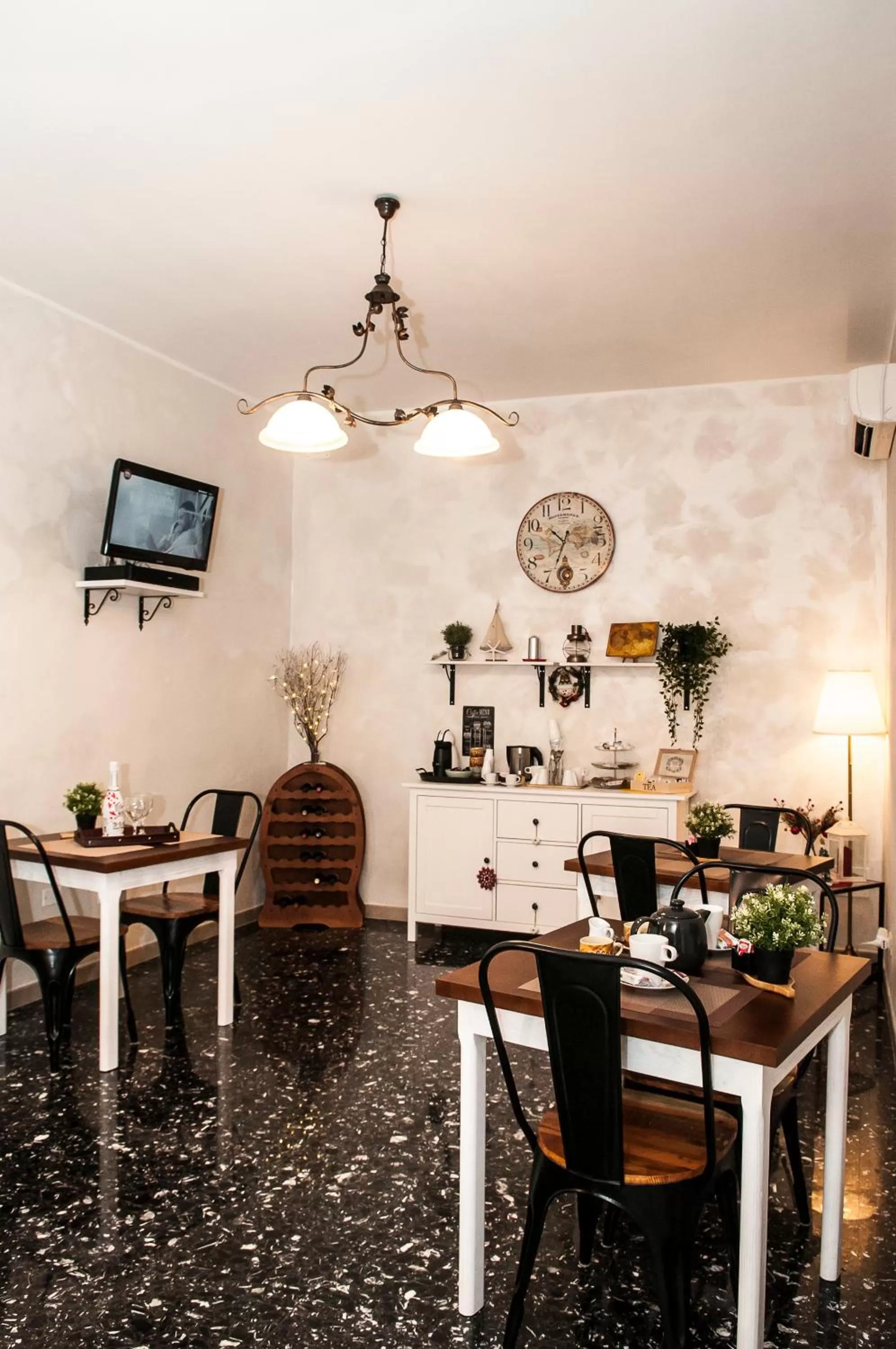 Food and drinks in La dimora di Caboto B&B