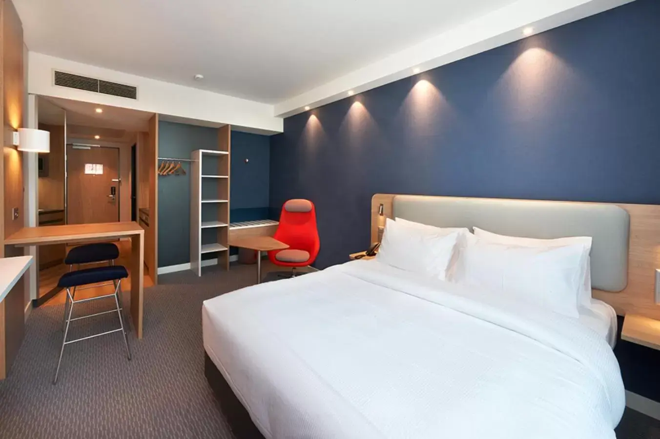 Photo of the whole room, Bed in Holiday Inn Express & Suites - Basel - Allschwil, an IHG Hotel
