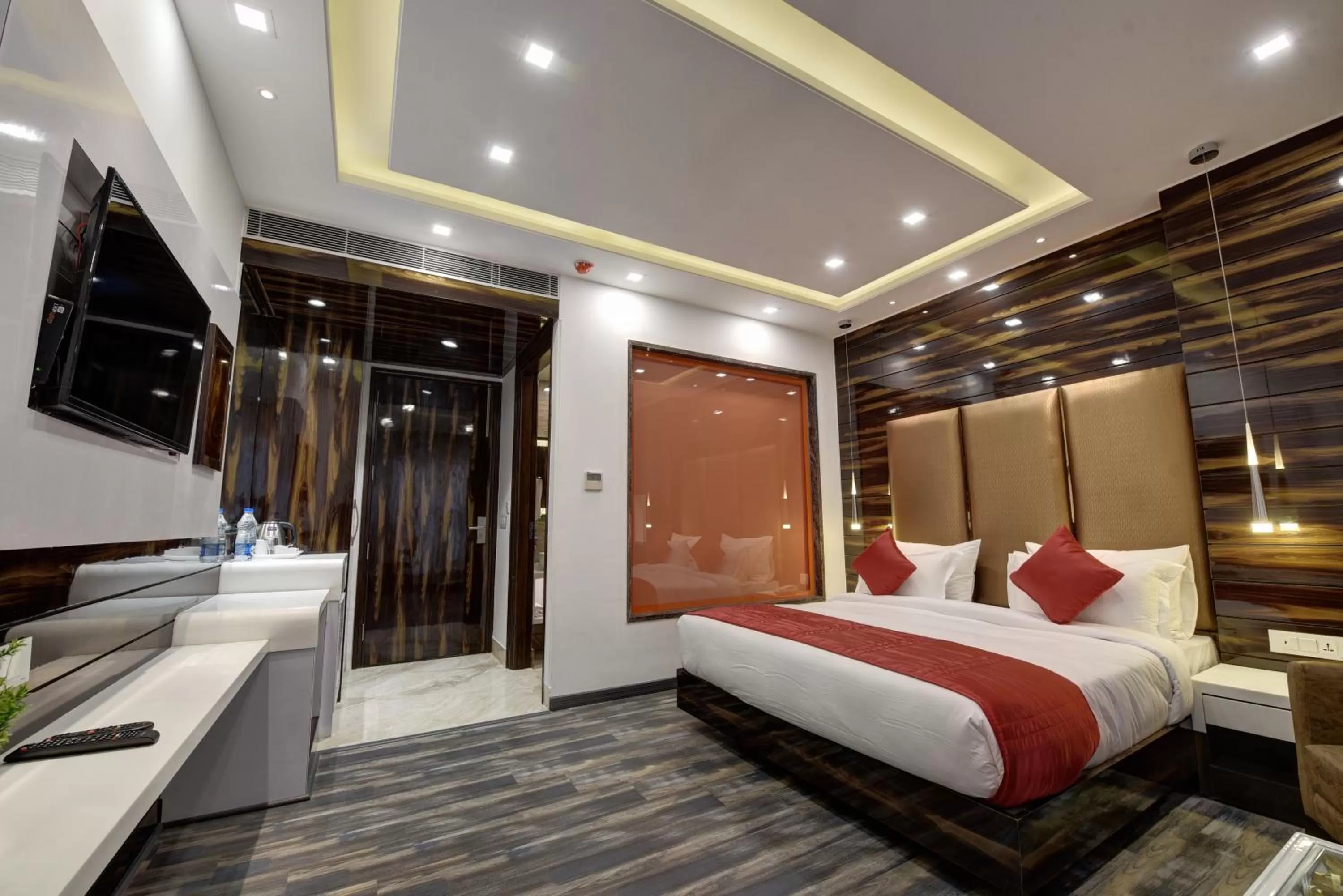 Bedroom, Bed in GOLDEN TREE