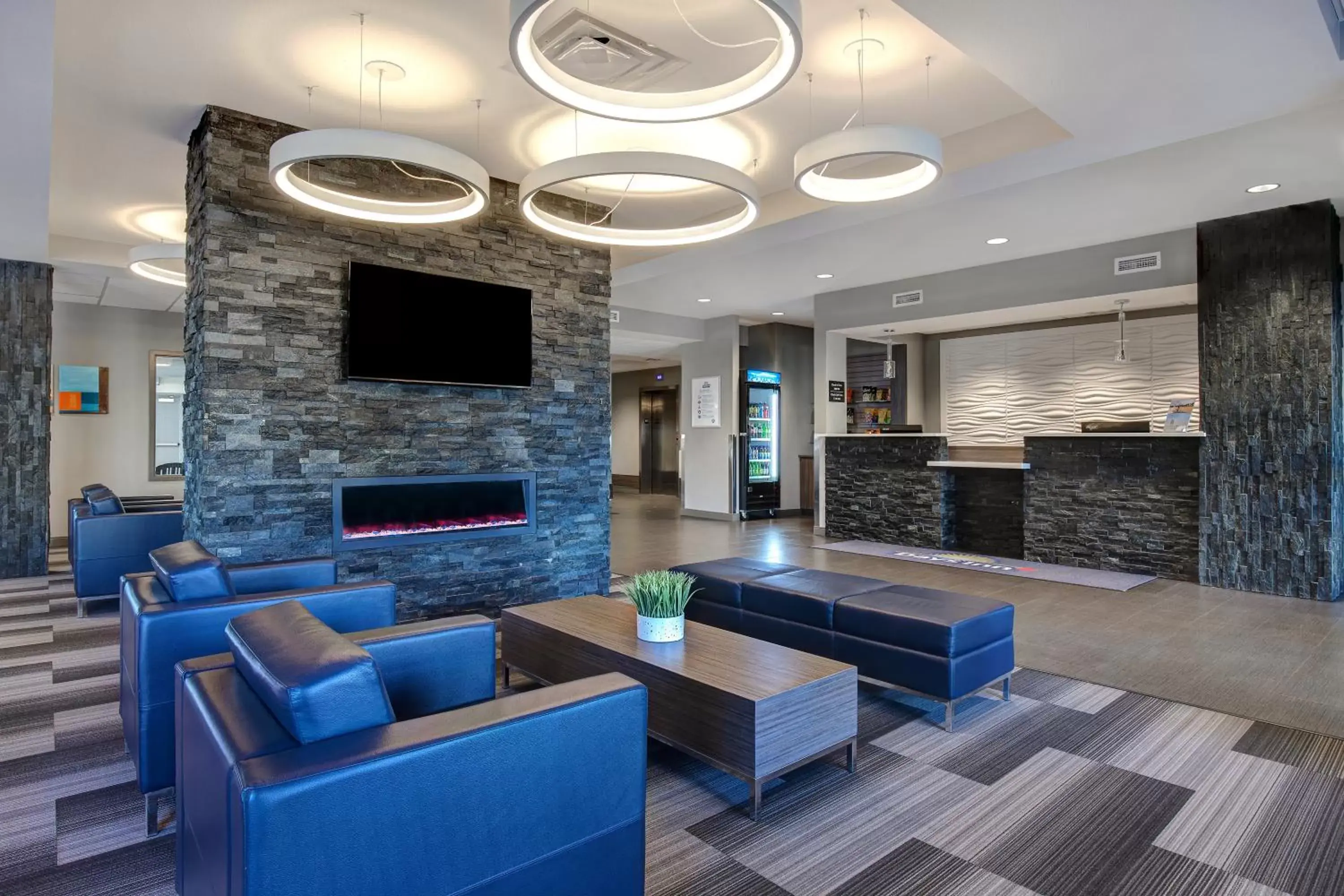 Lobby or reception, Lobby/Reception in Days Inn & Suites by Wyndham Warman Legends Centre