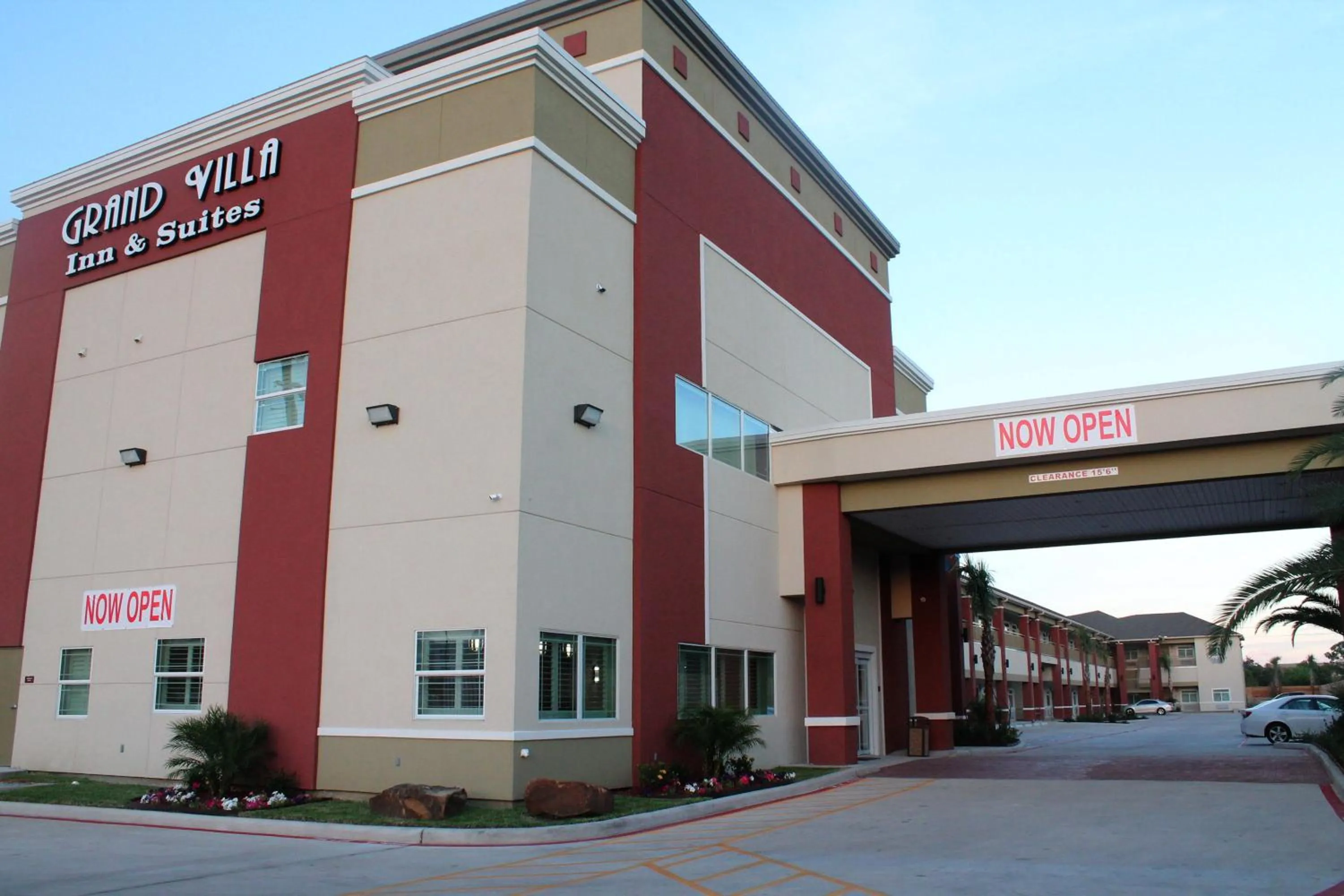 Property building in Grand Villa Inn and Suites Westchase/Chinatown