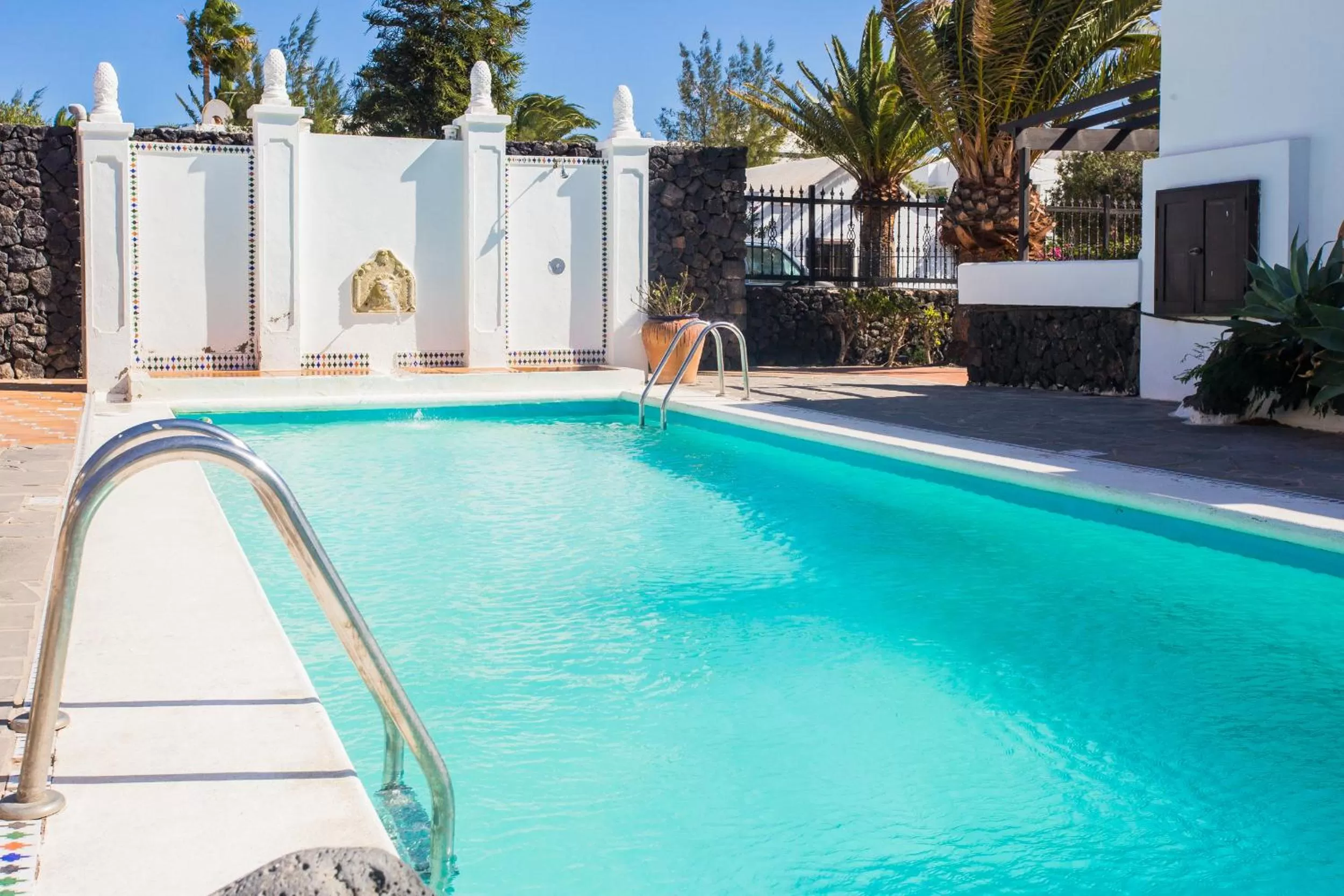 Swimming pool in Los Tulipanes