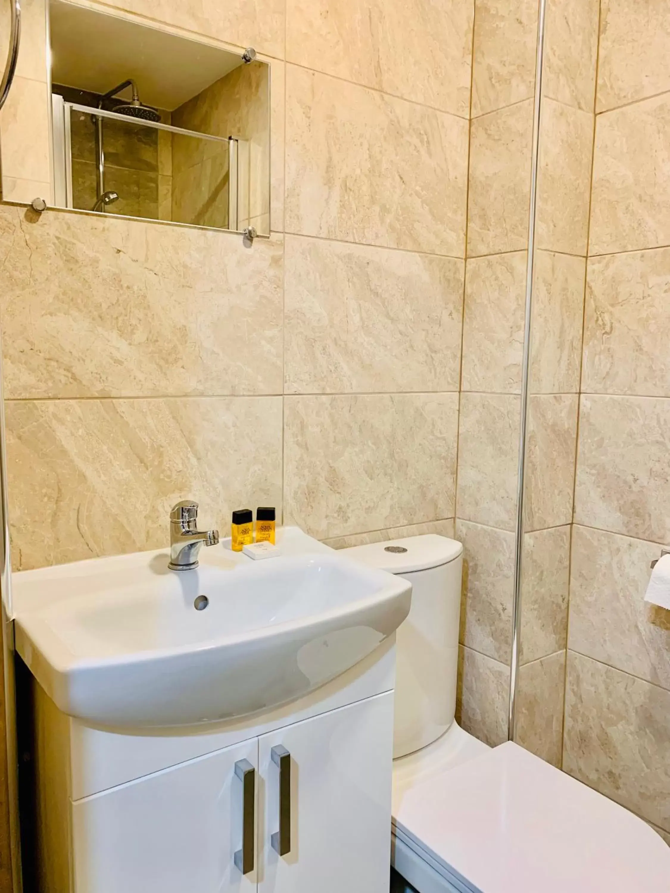 Bathroom in De Regency Style Hotel