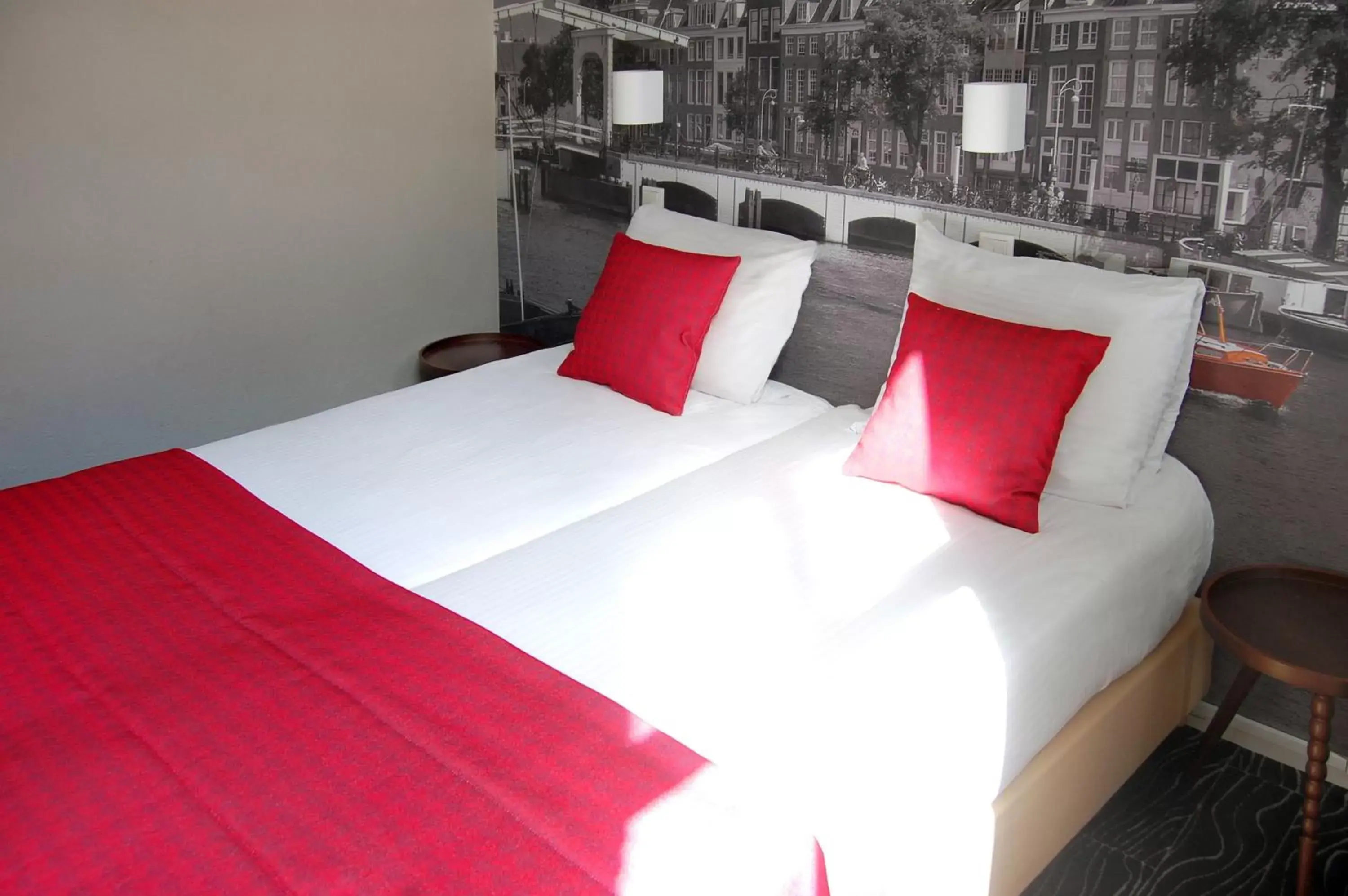 Bed, Room Photo in Prinsenhotel