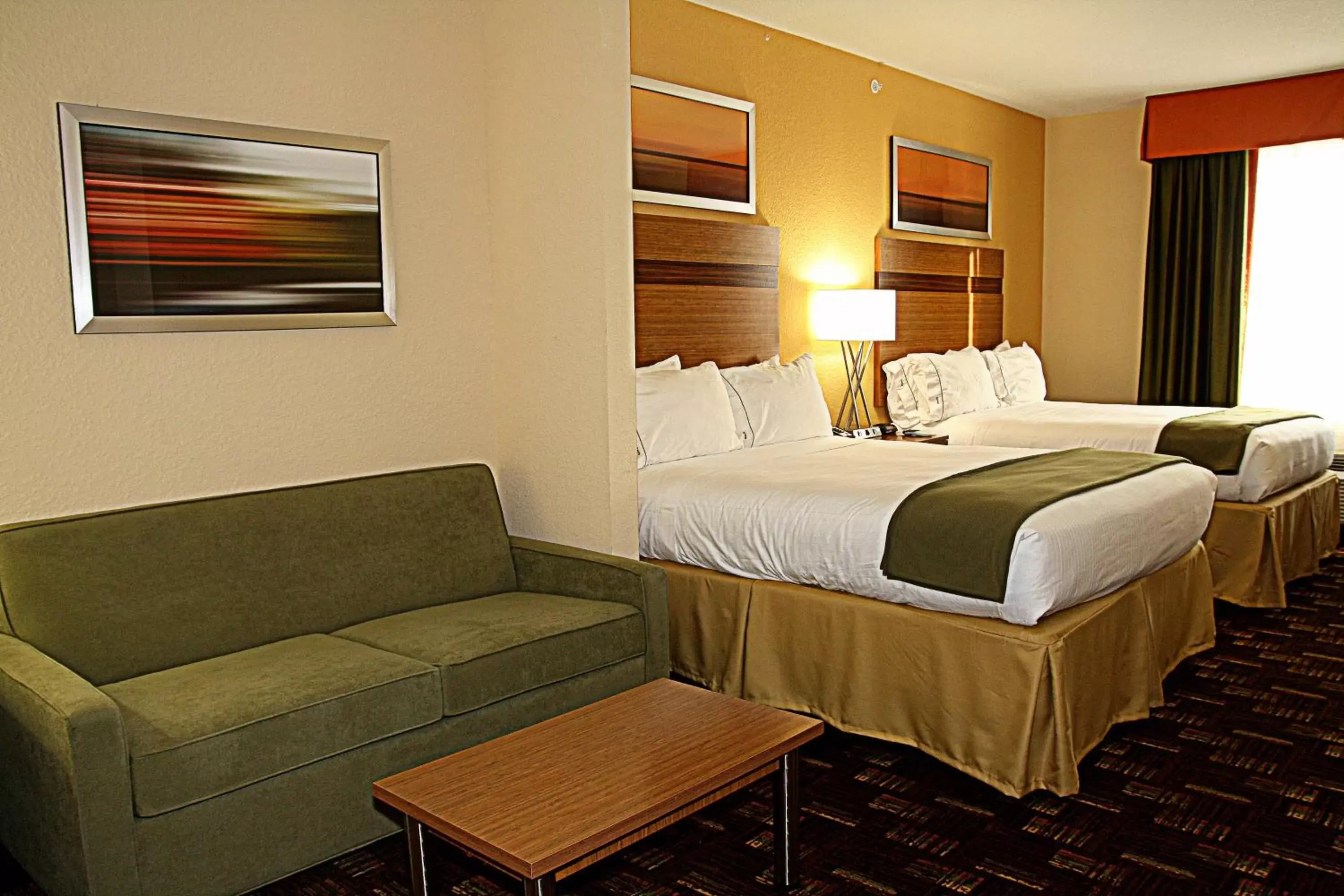 Bed in Holiday Inn Express Fort Lauderdale Airport South, an IHG Hotel