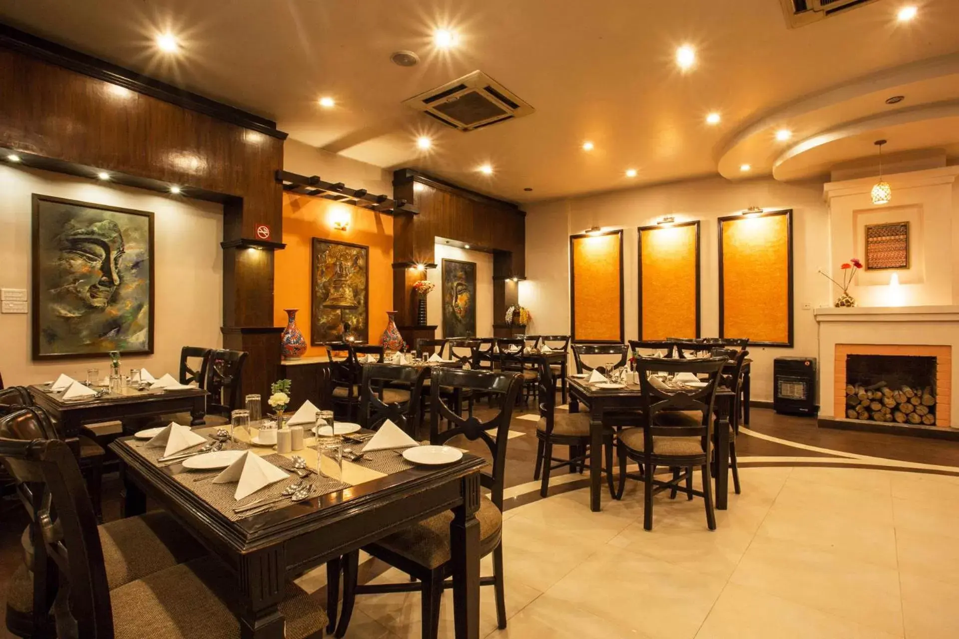 Restaurant/Places to Eat in Hotel Marshyangdi