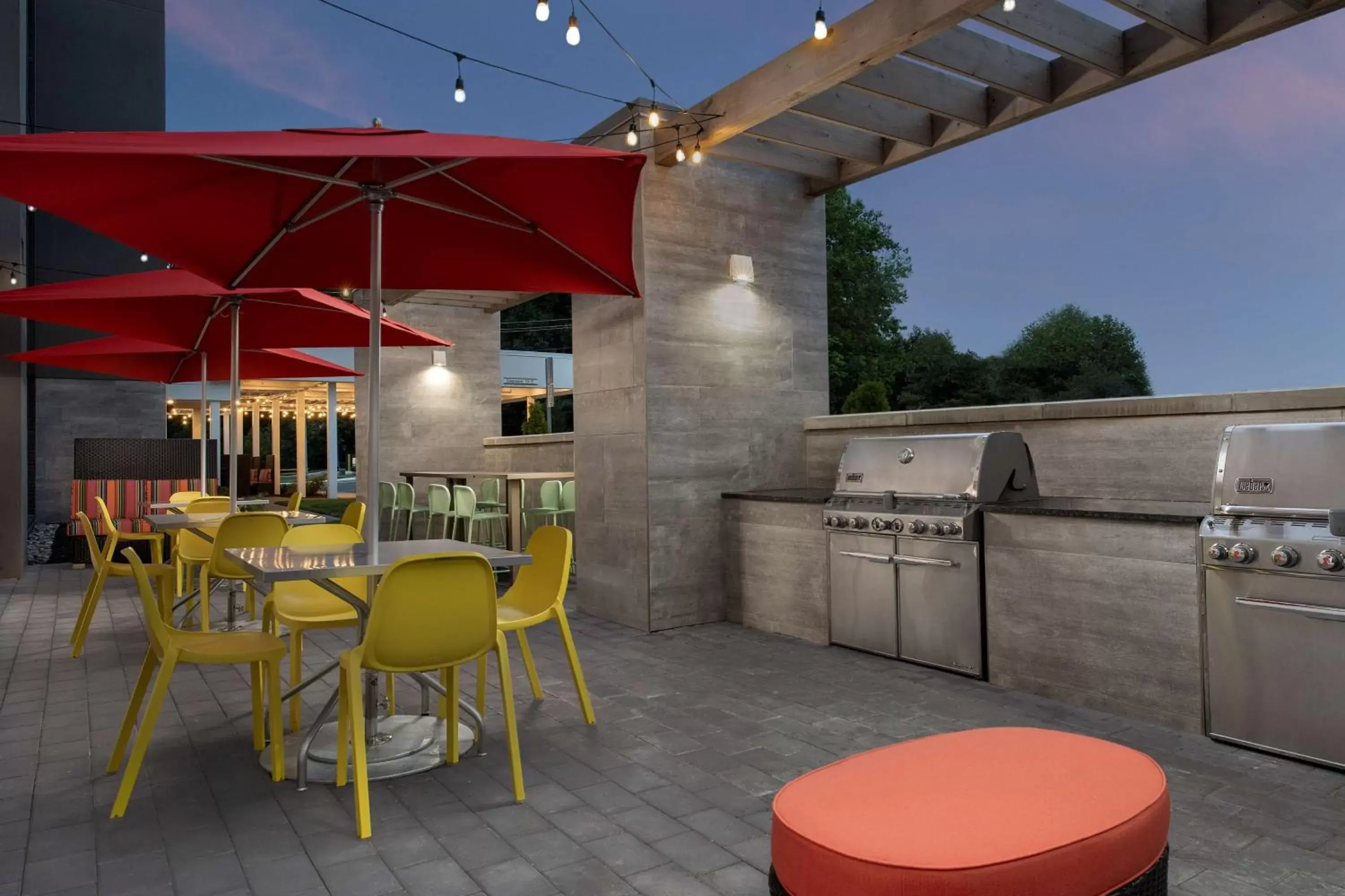 Patio, Restaurant/Places to Eat in Home2 Suites By Hilton Owings Mills, Md