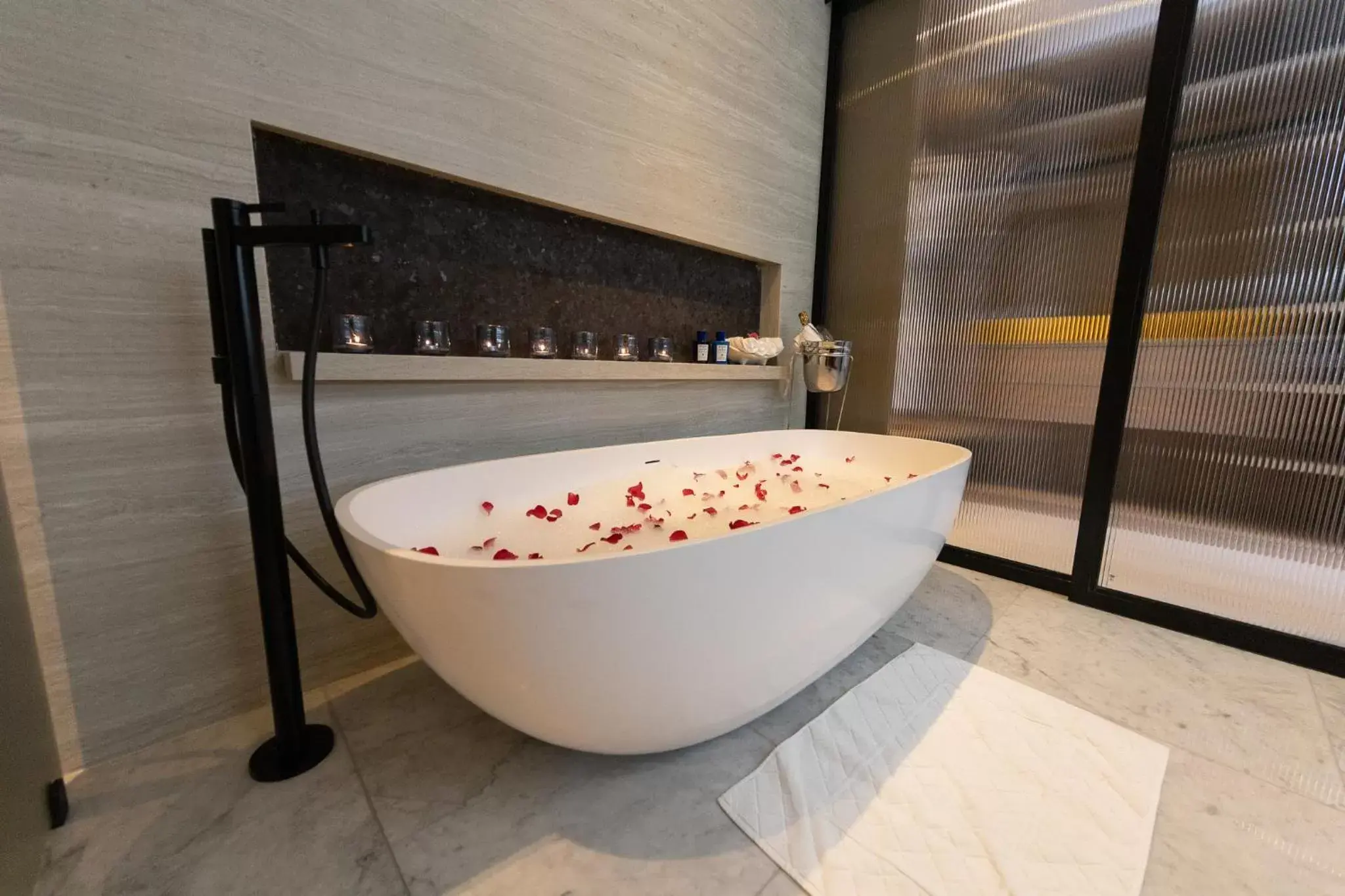 Bath, Bathroom in Hyatt Regency Cape Town