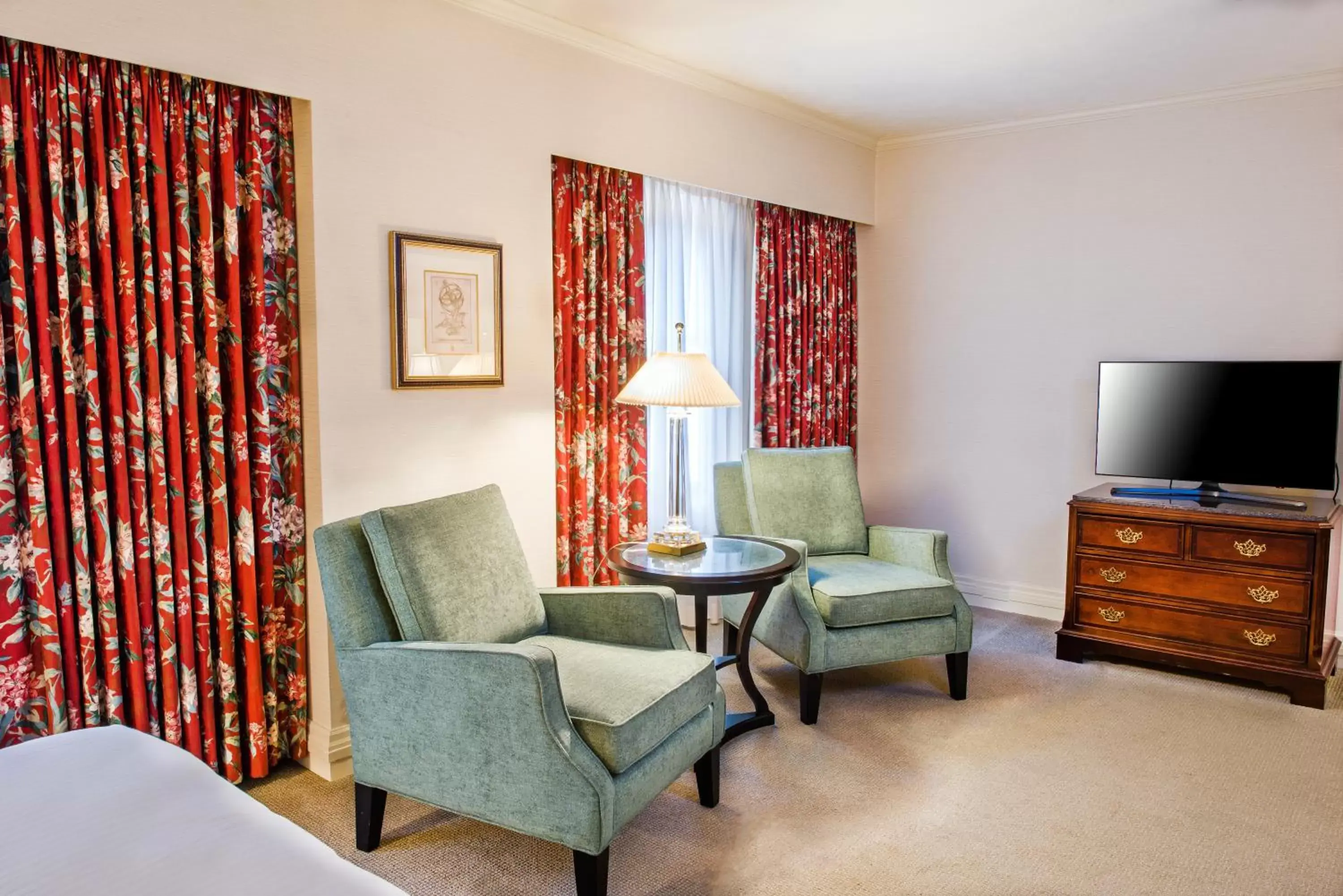 Seating Area in Mayflower Park Hotel