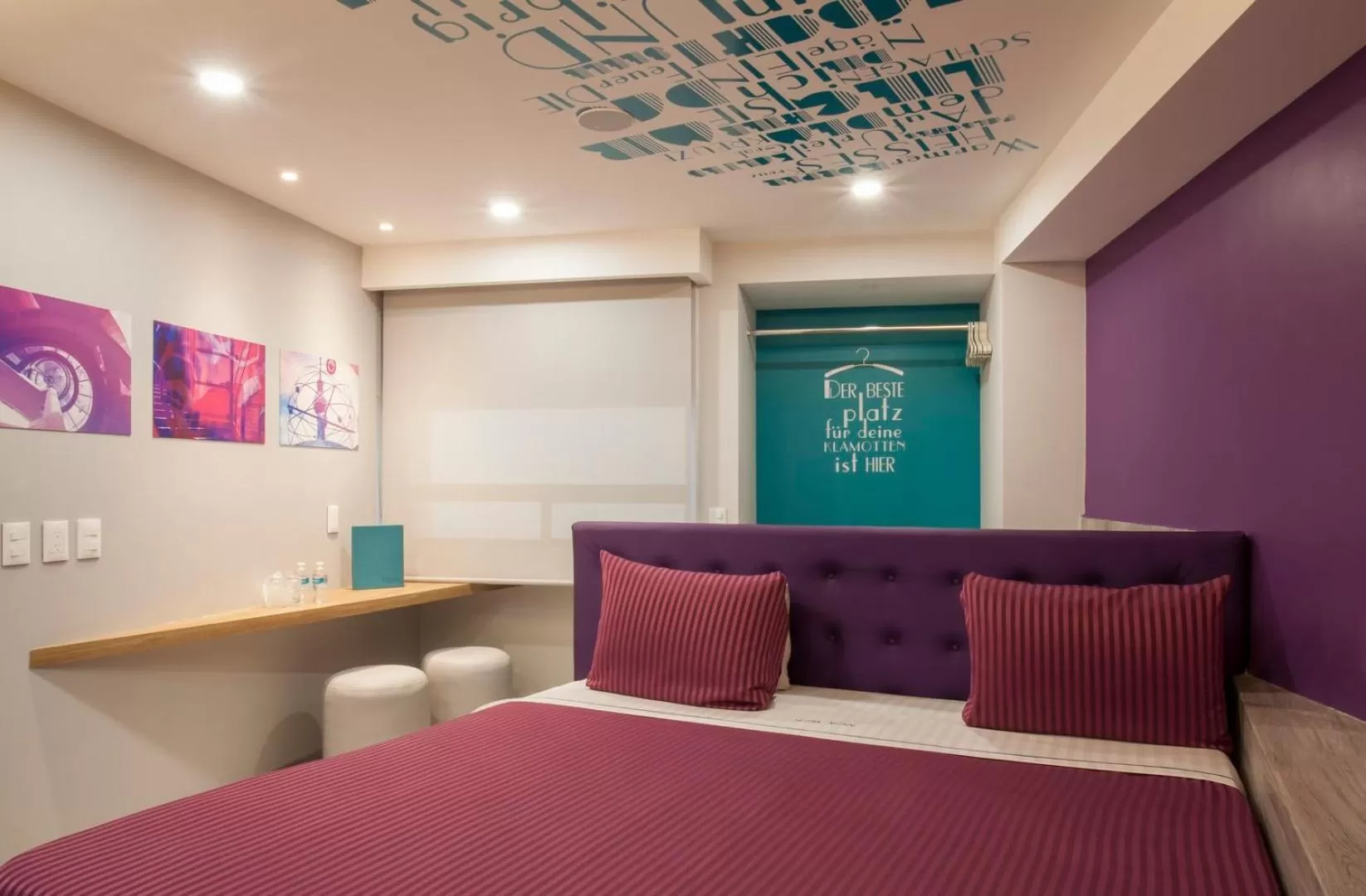 Photo of the whole room, Bed in Hotel Bonn