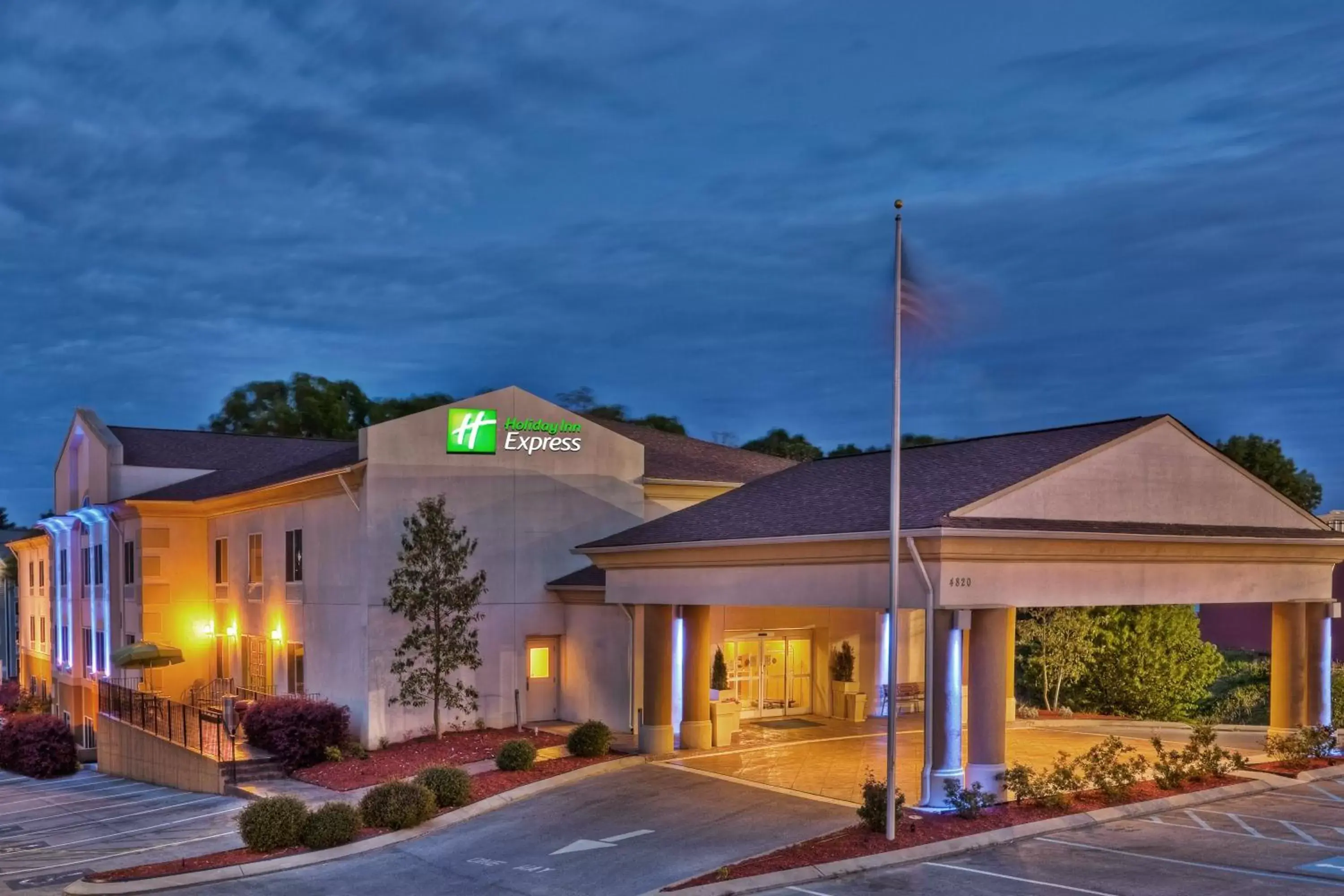 Property Building in Holiday Inn Express & Suites Chattanooga-Hixson, an IHG Hotel