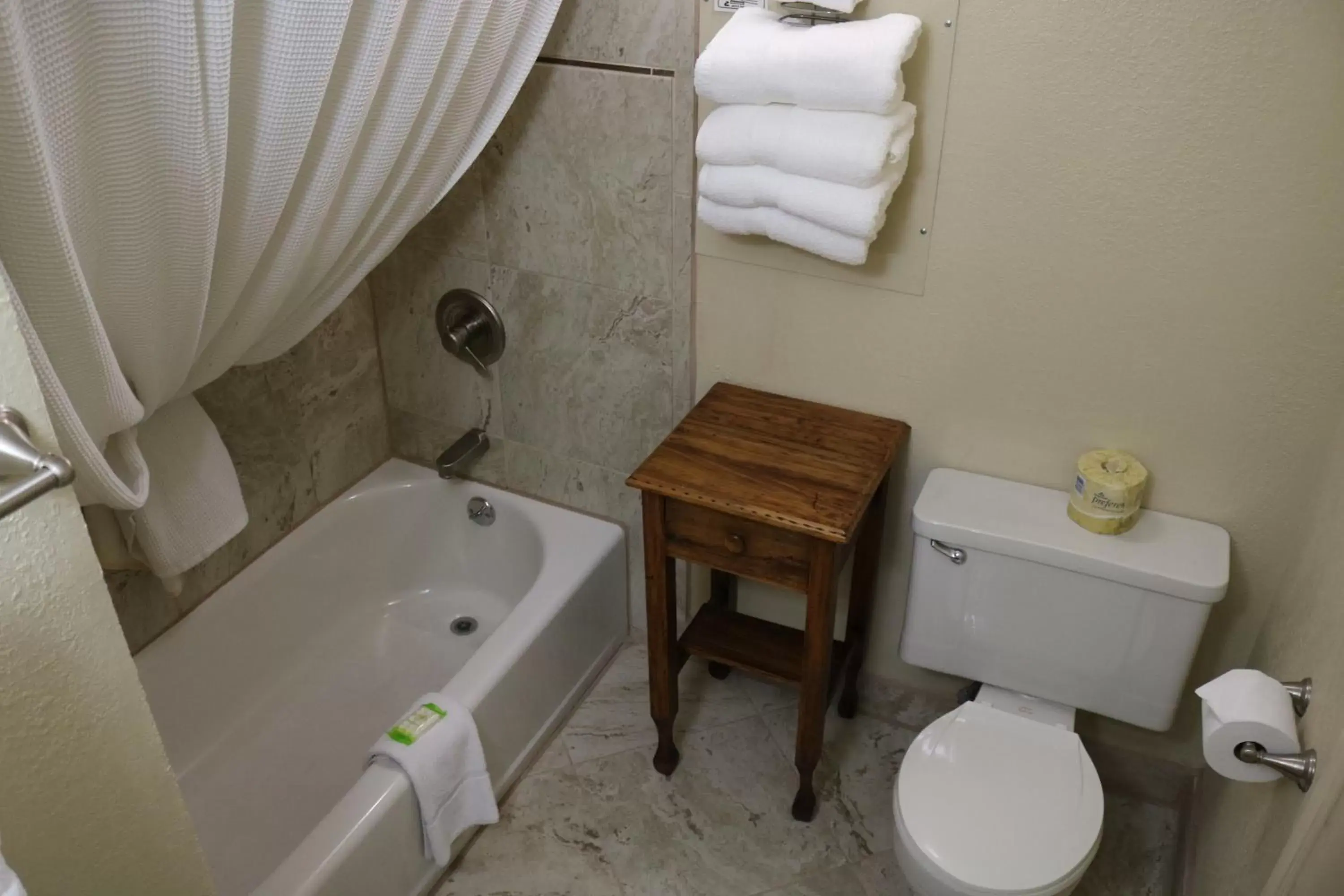 Elite King Suite in Inlet Tower Hotel & Suites Elite King Suite in Inlet Tower Hotel & Suites