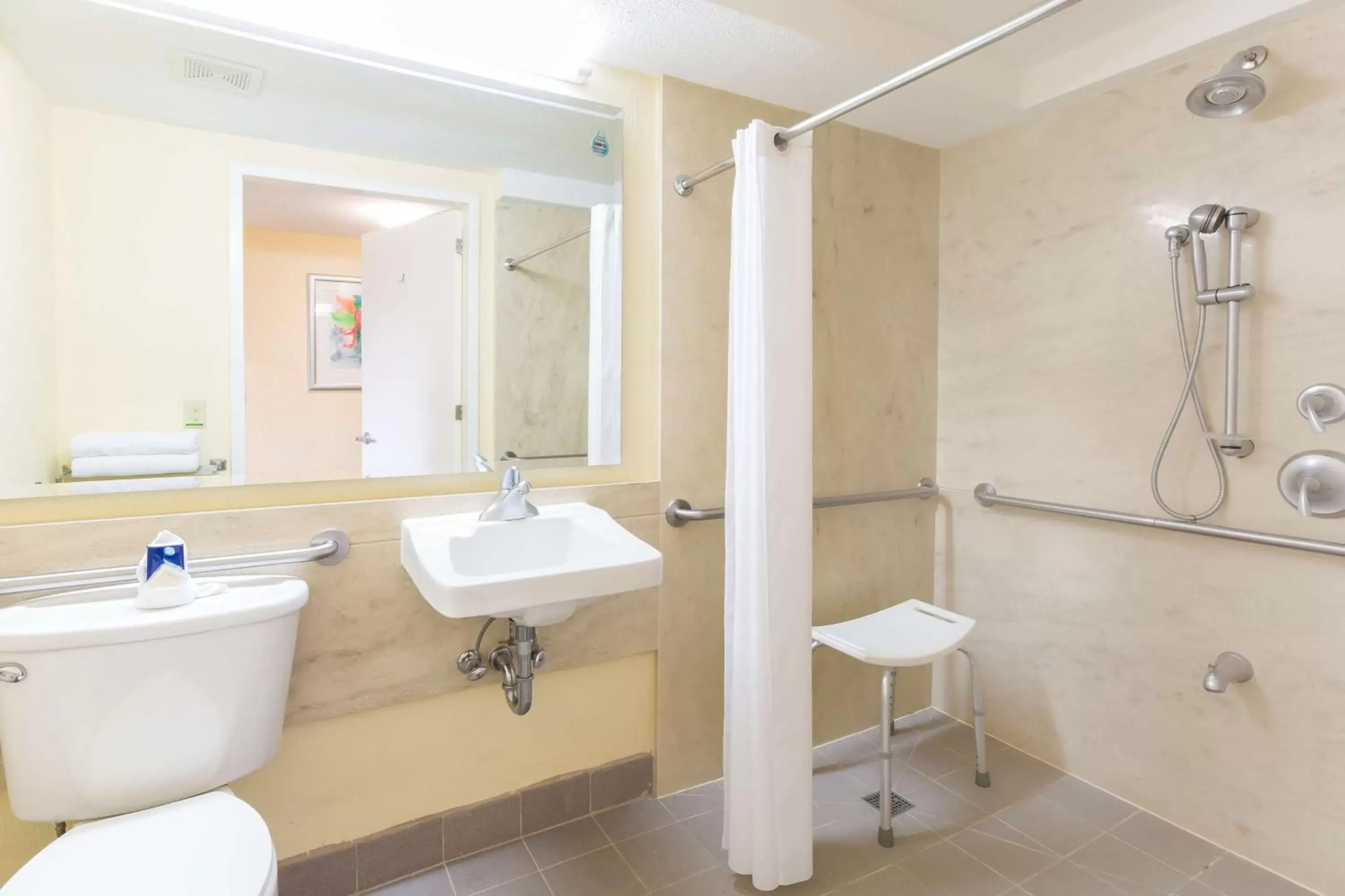 Toilet, Bathroom in Irazú Hotel & Studios