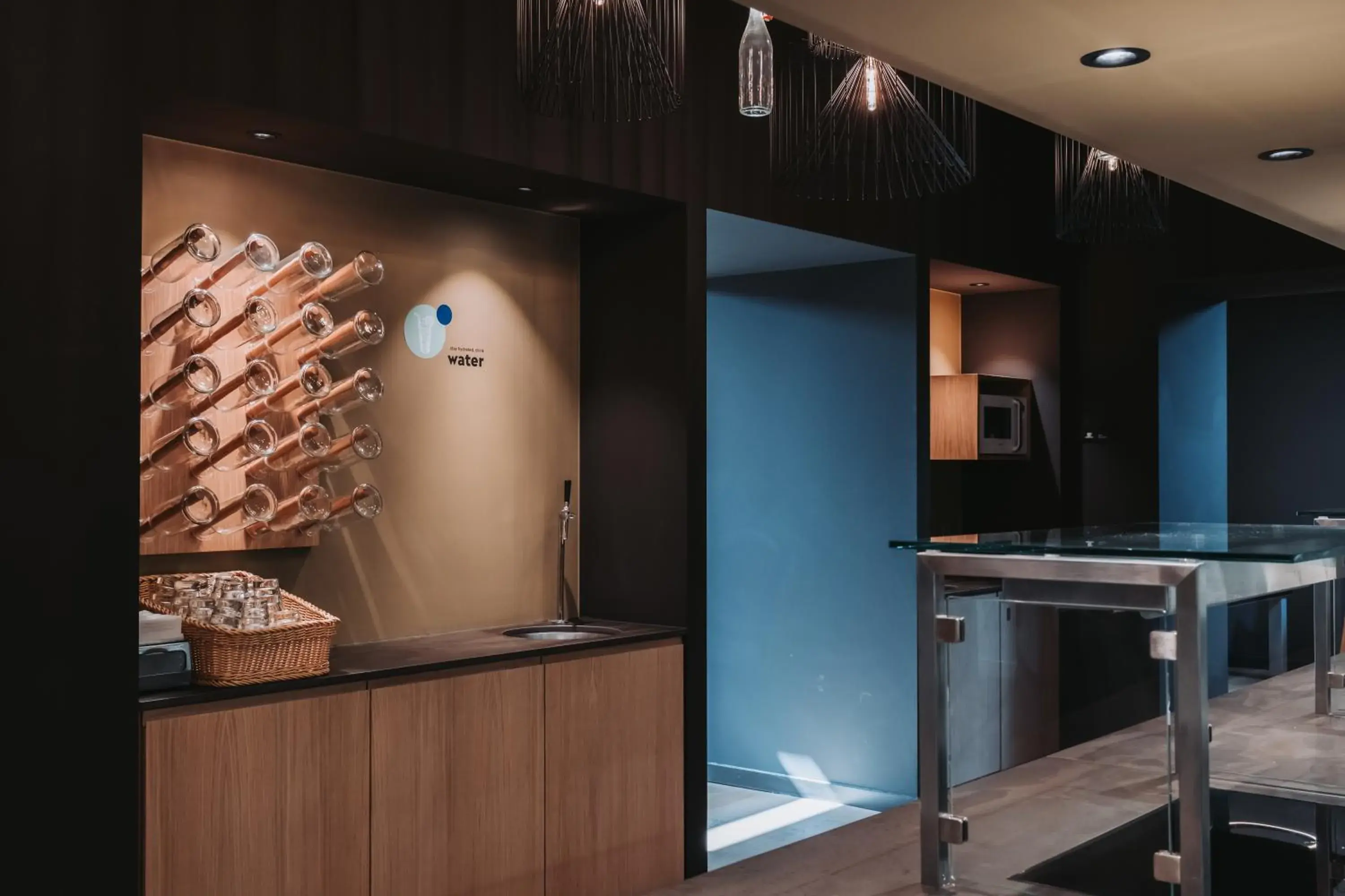 Restaurant/places to eat in Montreux Youth Hostel Restaurant/places to eat in Montreux Youth Hostel