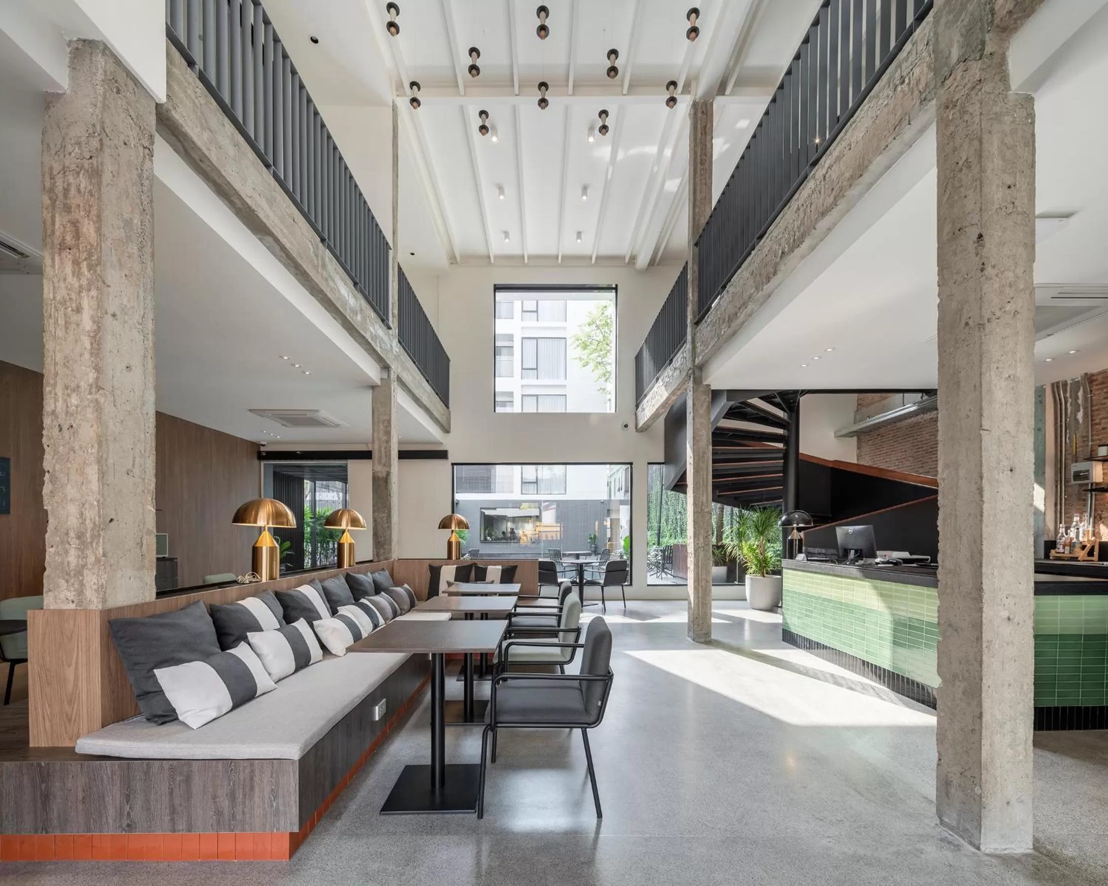 Property building in Lilit Bang Lumphu Hotel