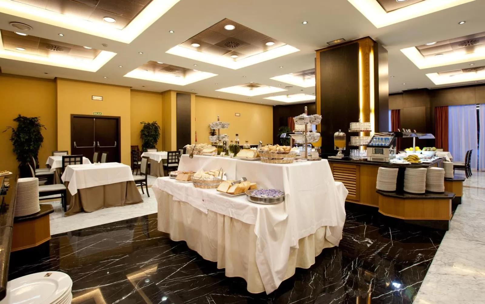 Buffet breakfast in Hotel Cordoba Center
