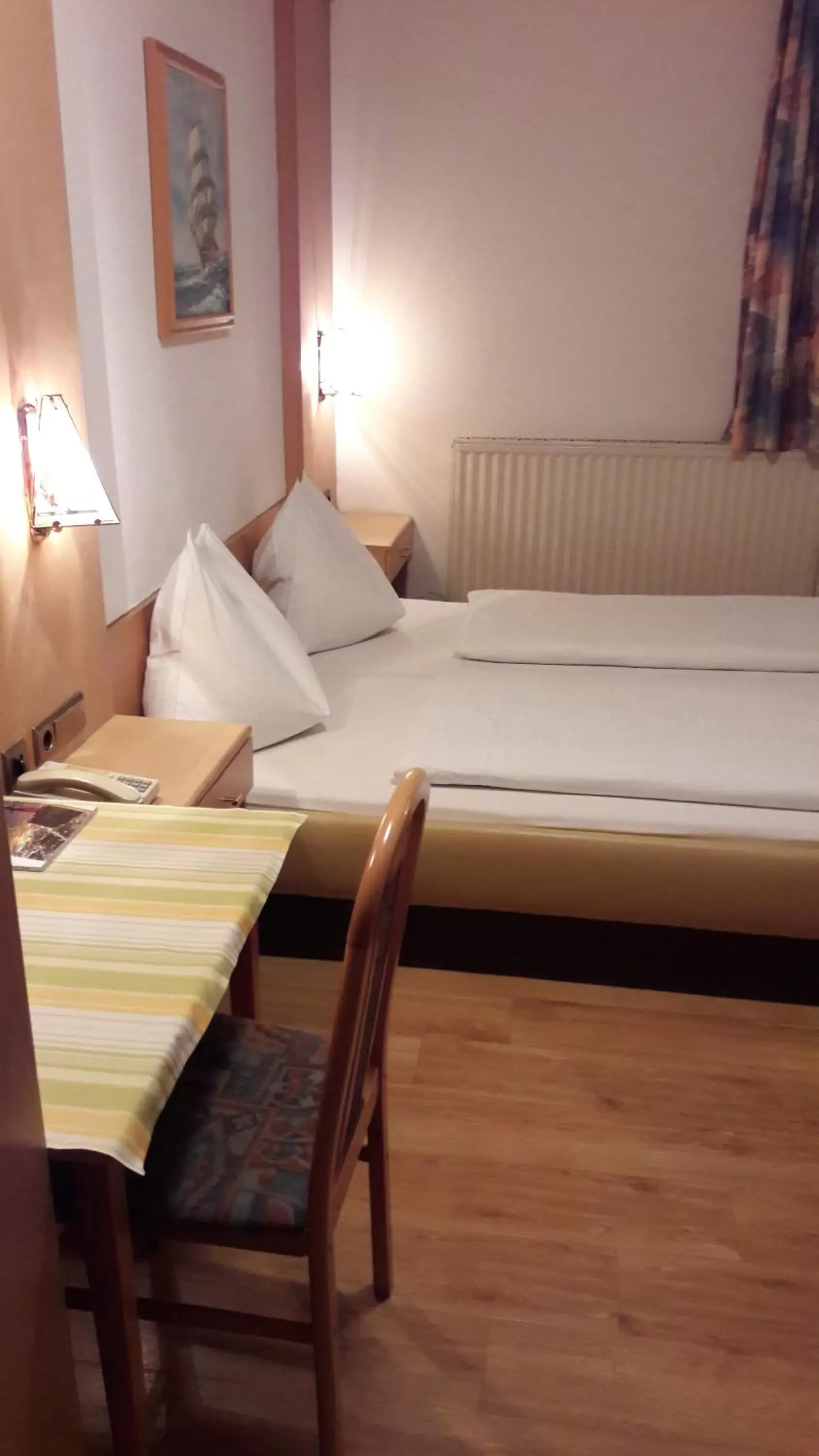 Photo of the whole room, Bed in Hotel Tautermann