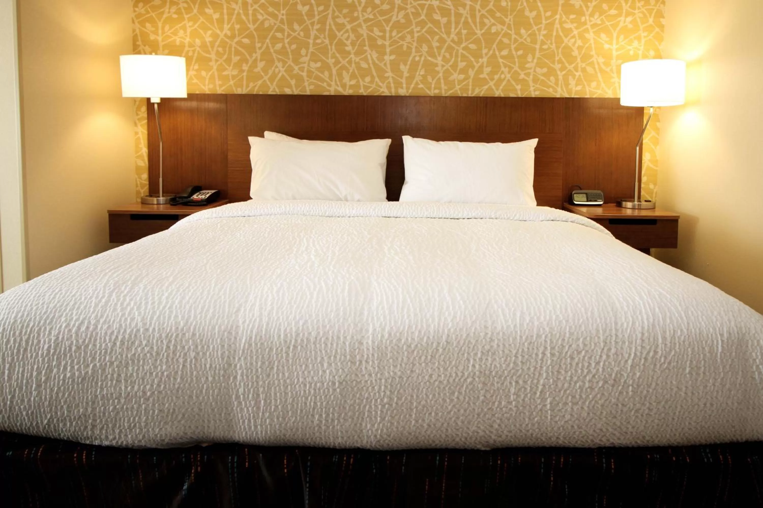 Bed in Fairfield Inn & Suites by Marriott London