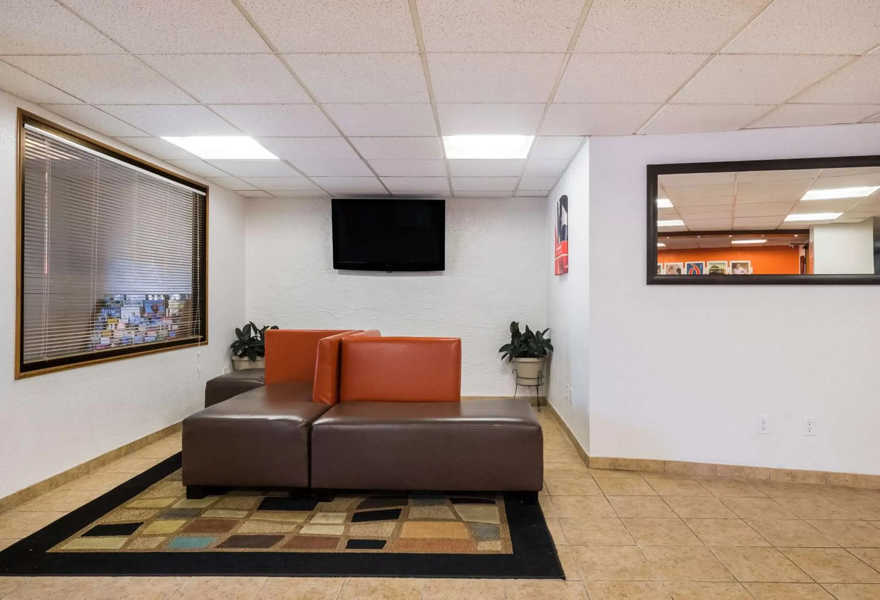 Lobby or reception in Motel 6-Prospect Heights, IL Lobby or reception in Motel 6-Prospect Heights, IL